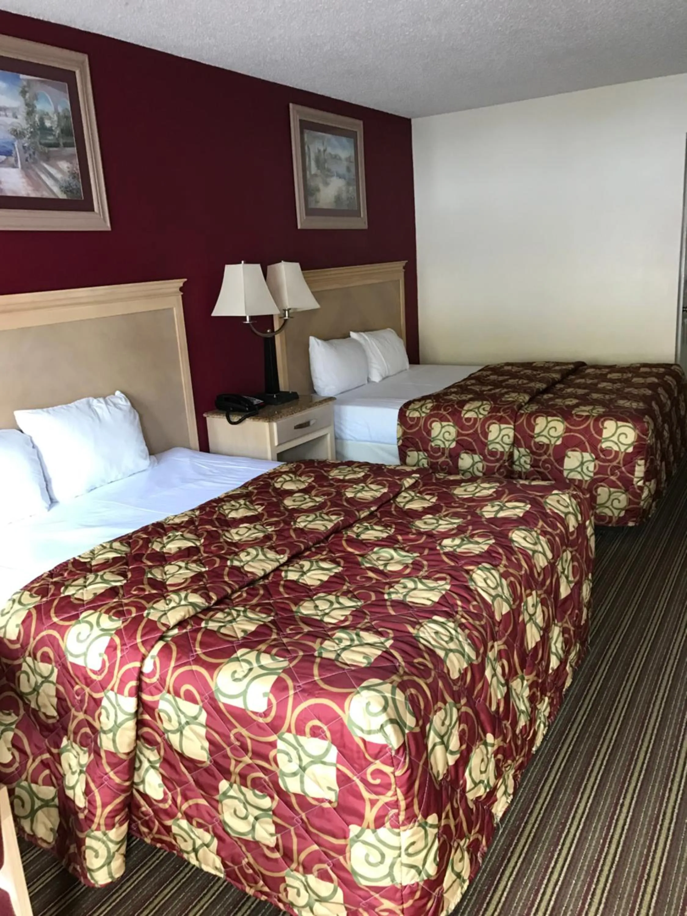 Bedroom, Bed in Crystal Inn and Suites