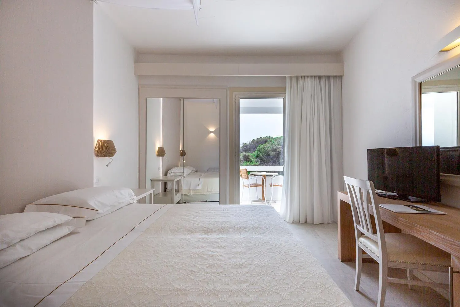 Bedroom, Bed in Hotel Flamingo