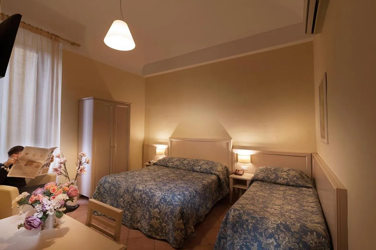 Photo of the whole room, Bed in Hotel Eden