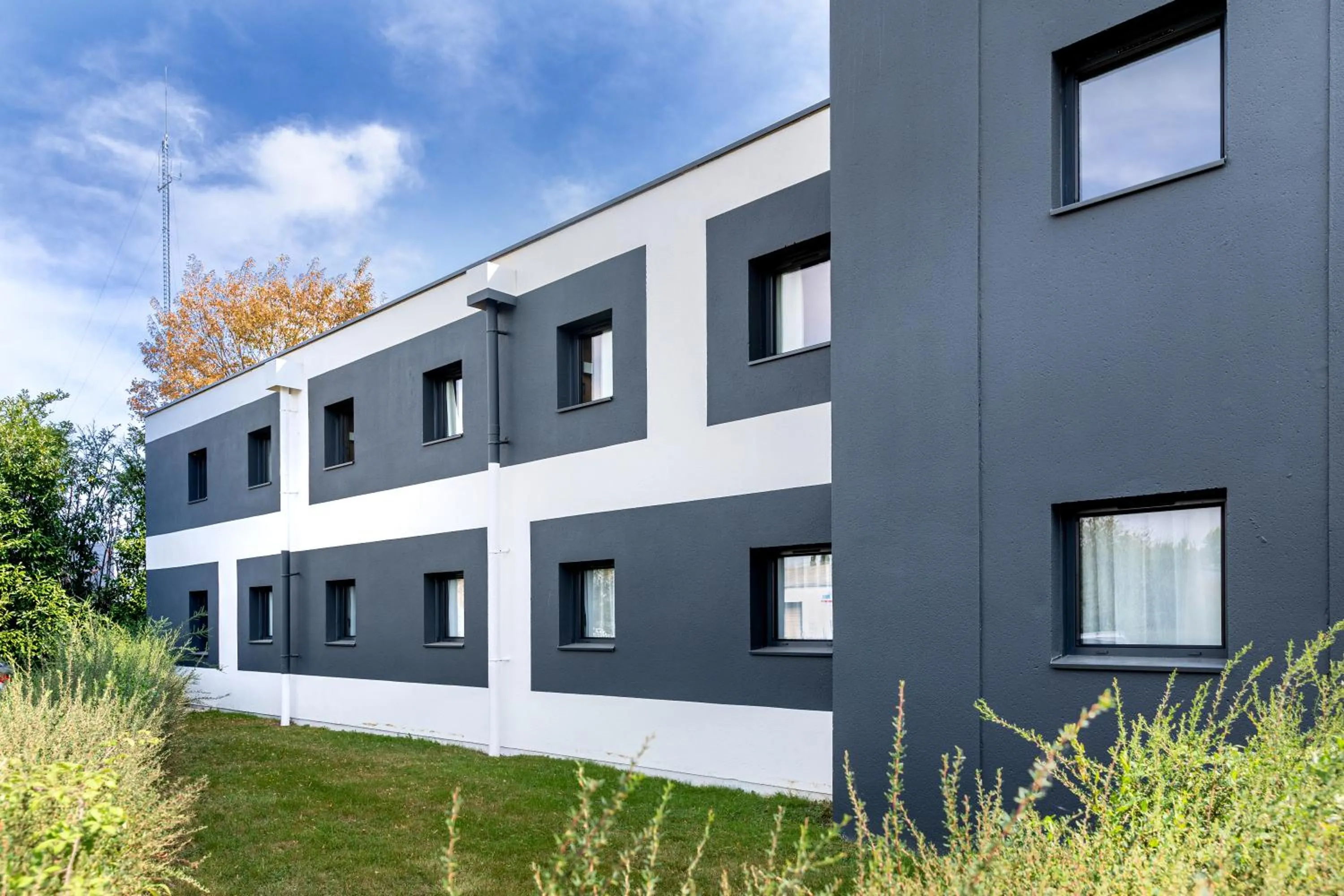 Facade/entrance in B&B HOTEL Angers Parc Expos