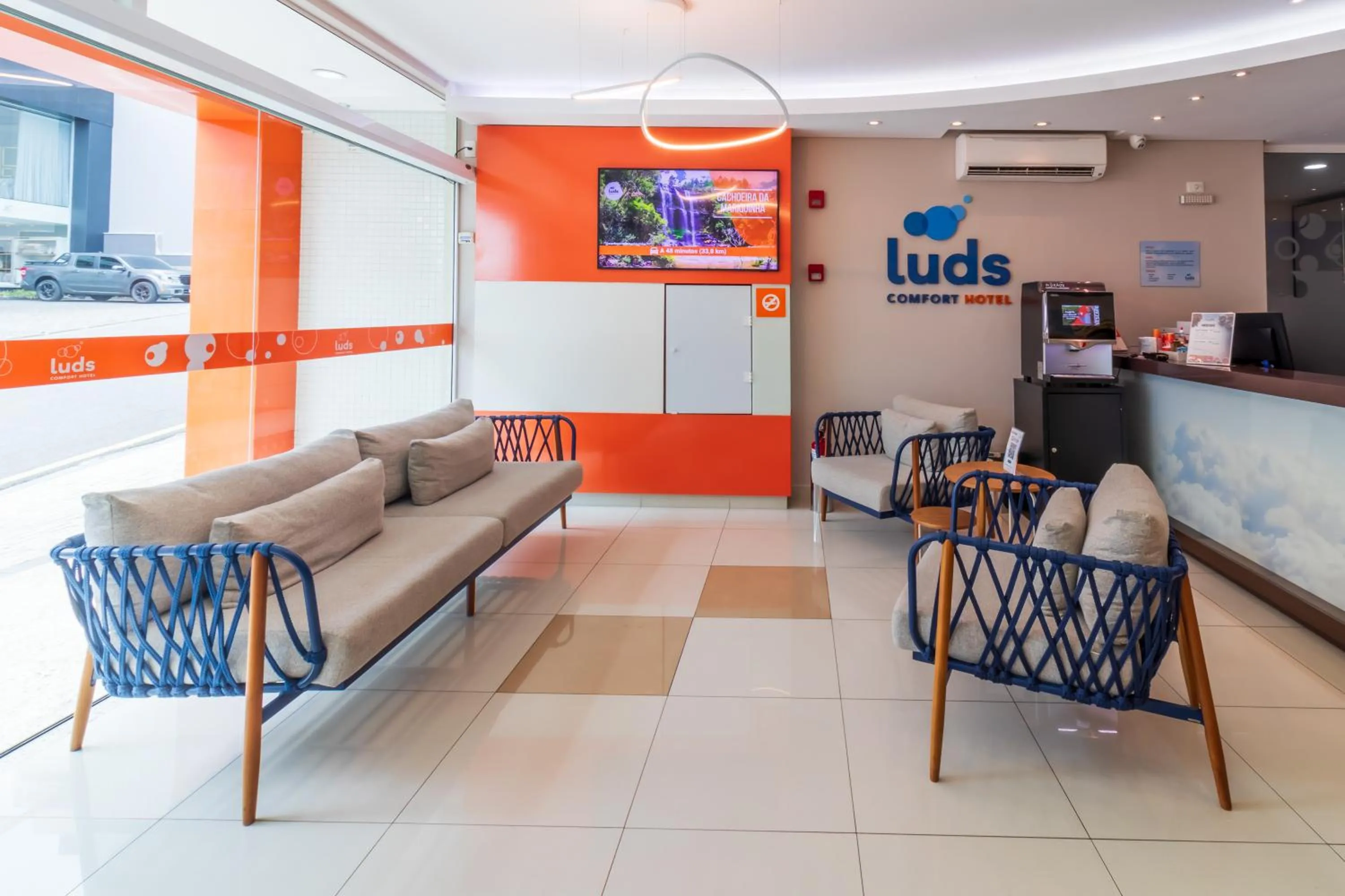 Lobby or reception in Luds Comfort Hotel