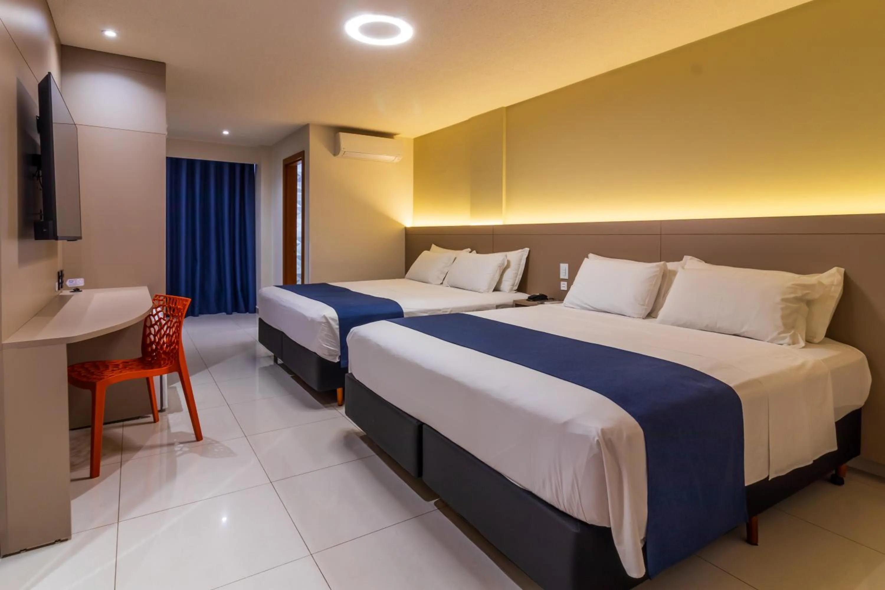 TV and multimedia, Bed in Luds Comfort Hotel