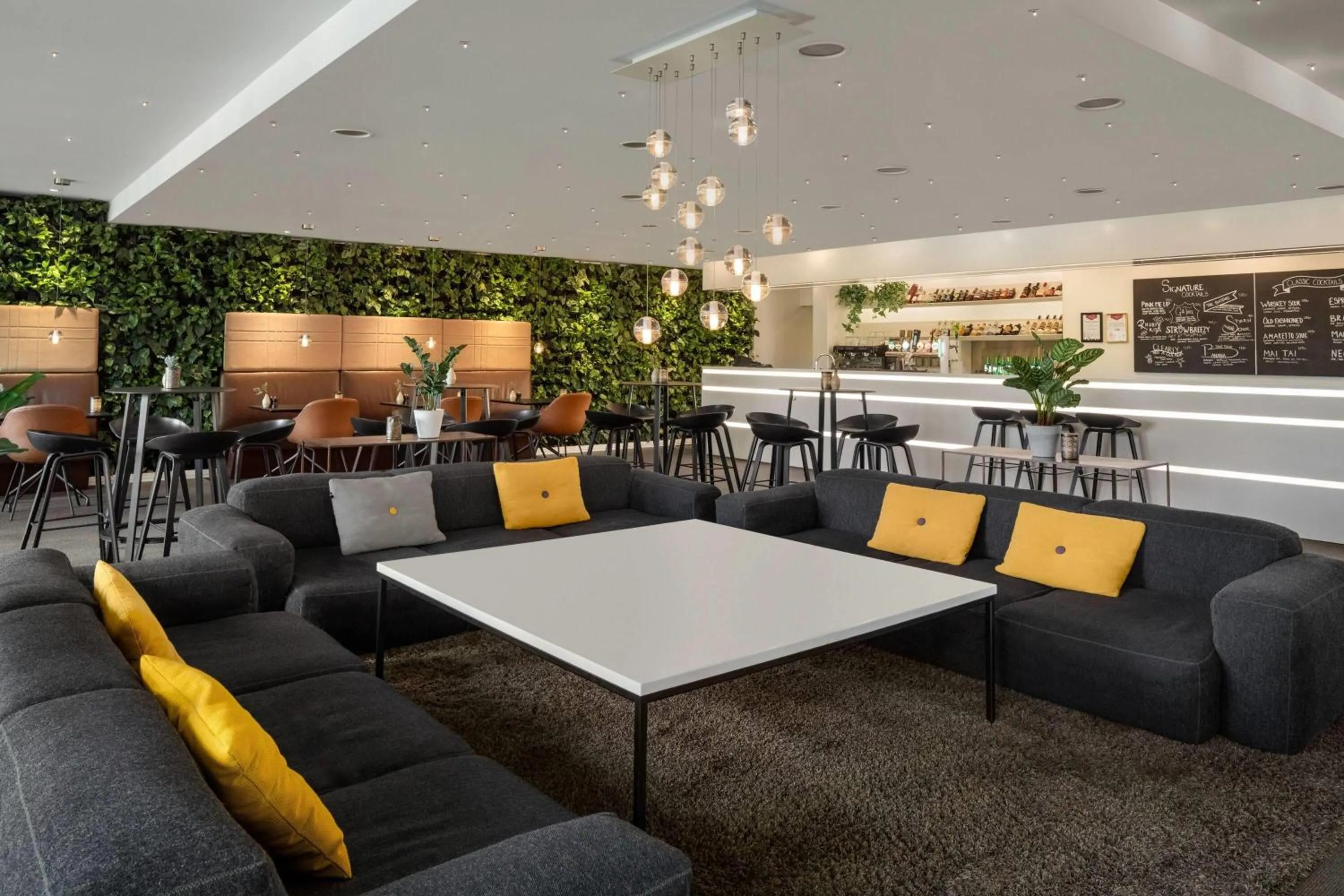 Lounge or bar in Comwell Hvide Hus Aalborg, Dolce by Wyndham