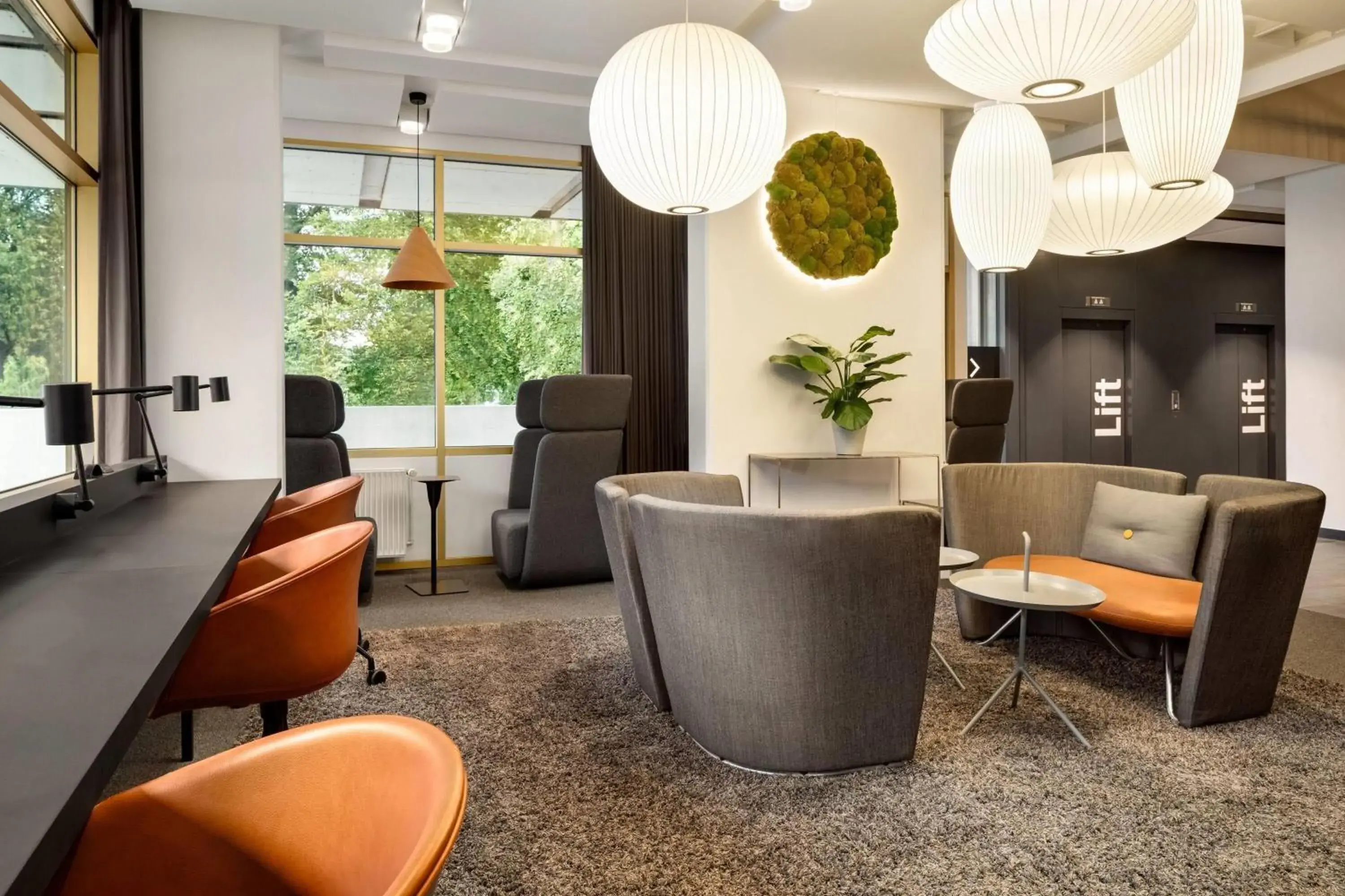 Lounge or bar in Comwell Hvide Hus Aalborg, Dolce by Wyndham Lounge or bar in Comwell Hvide Hus Aalborg, Dolce by Wyndham