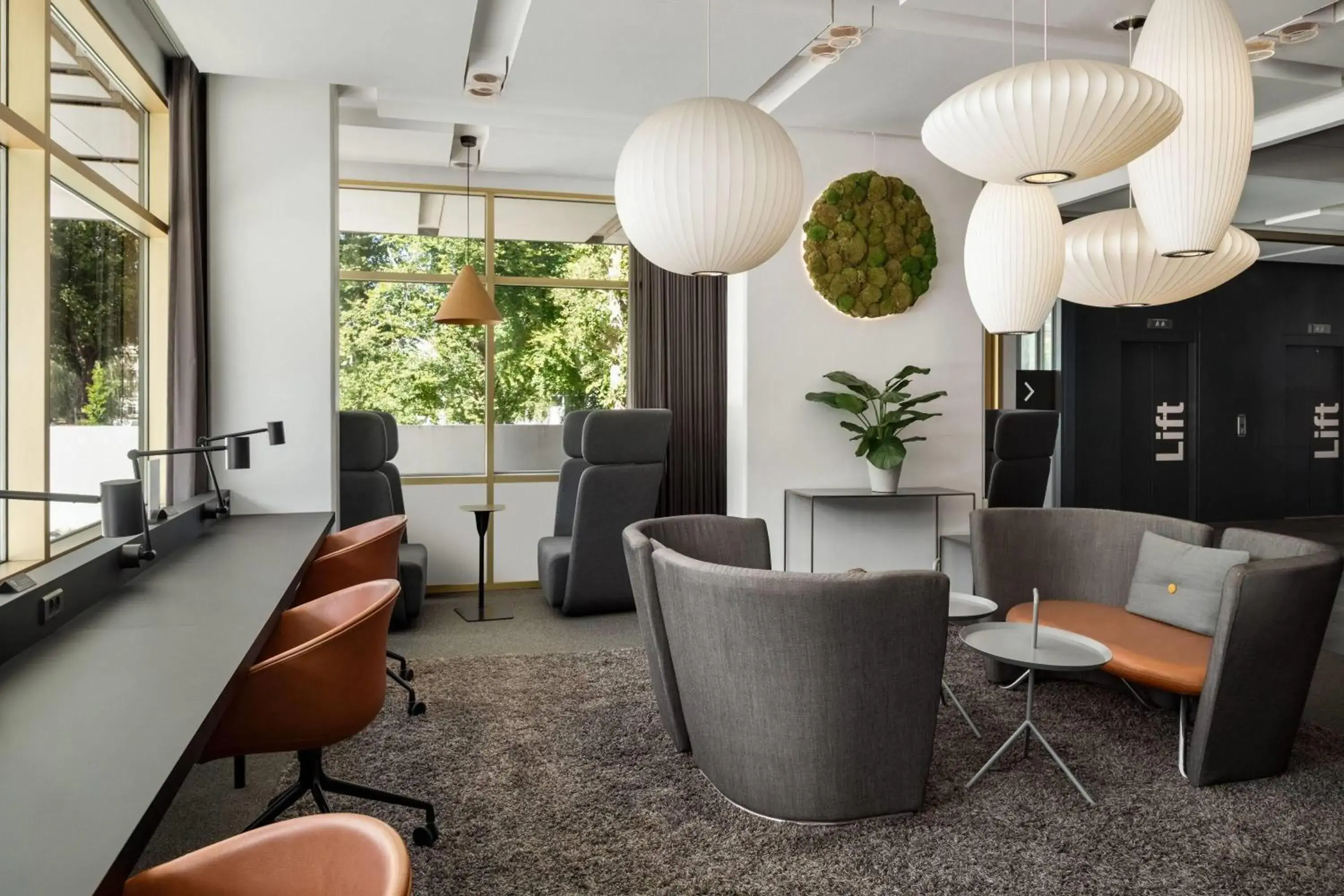 Lounge or bar in Comwell Hvide Hus Aalborg, Dolce by Wyndham Lounge or bar in Comwell Hvide Hus Aalborg, Dolce by Wyndham