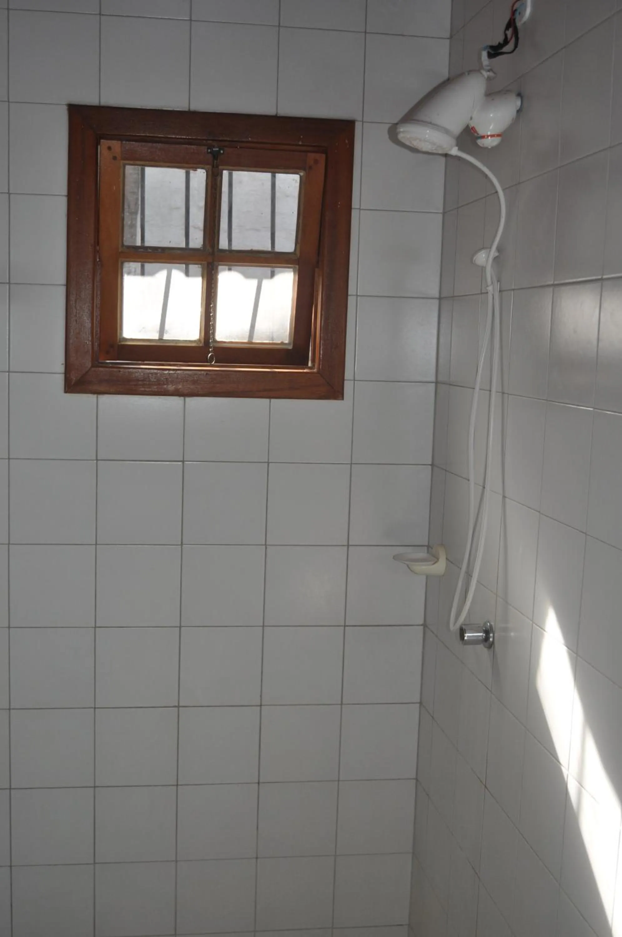 Shower in Sitio Os Tres