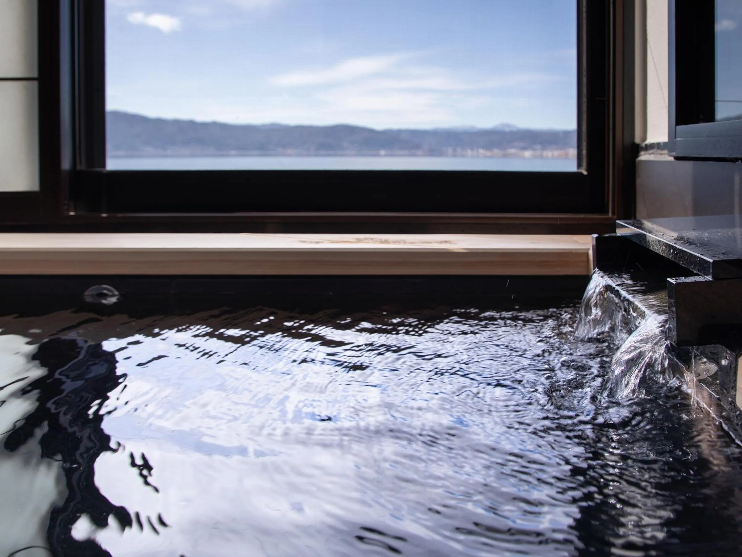 Hot Spring Bath in Sui Suwako