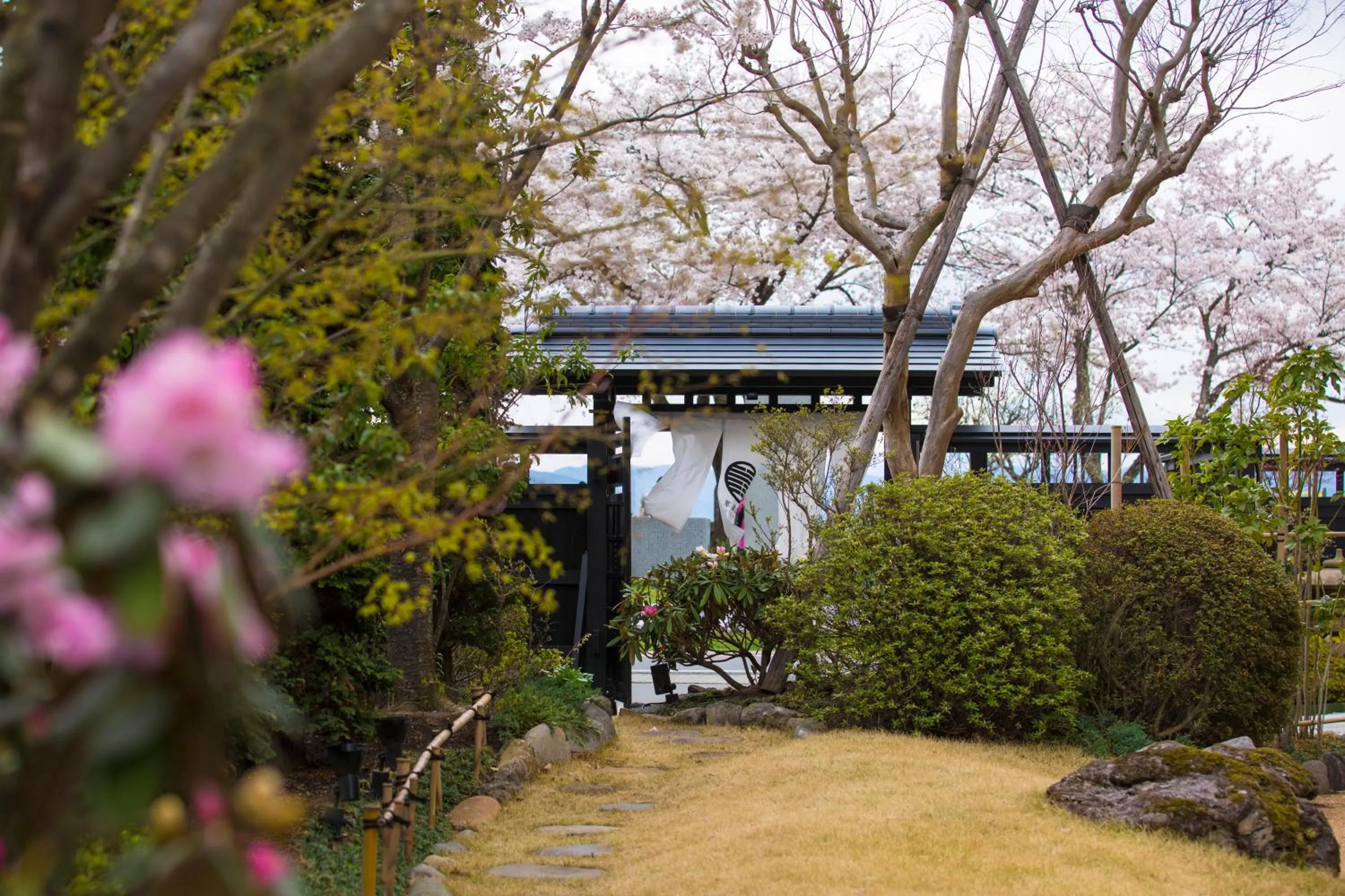 Garden view in Sui Suwako