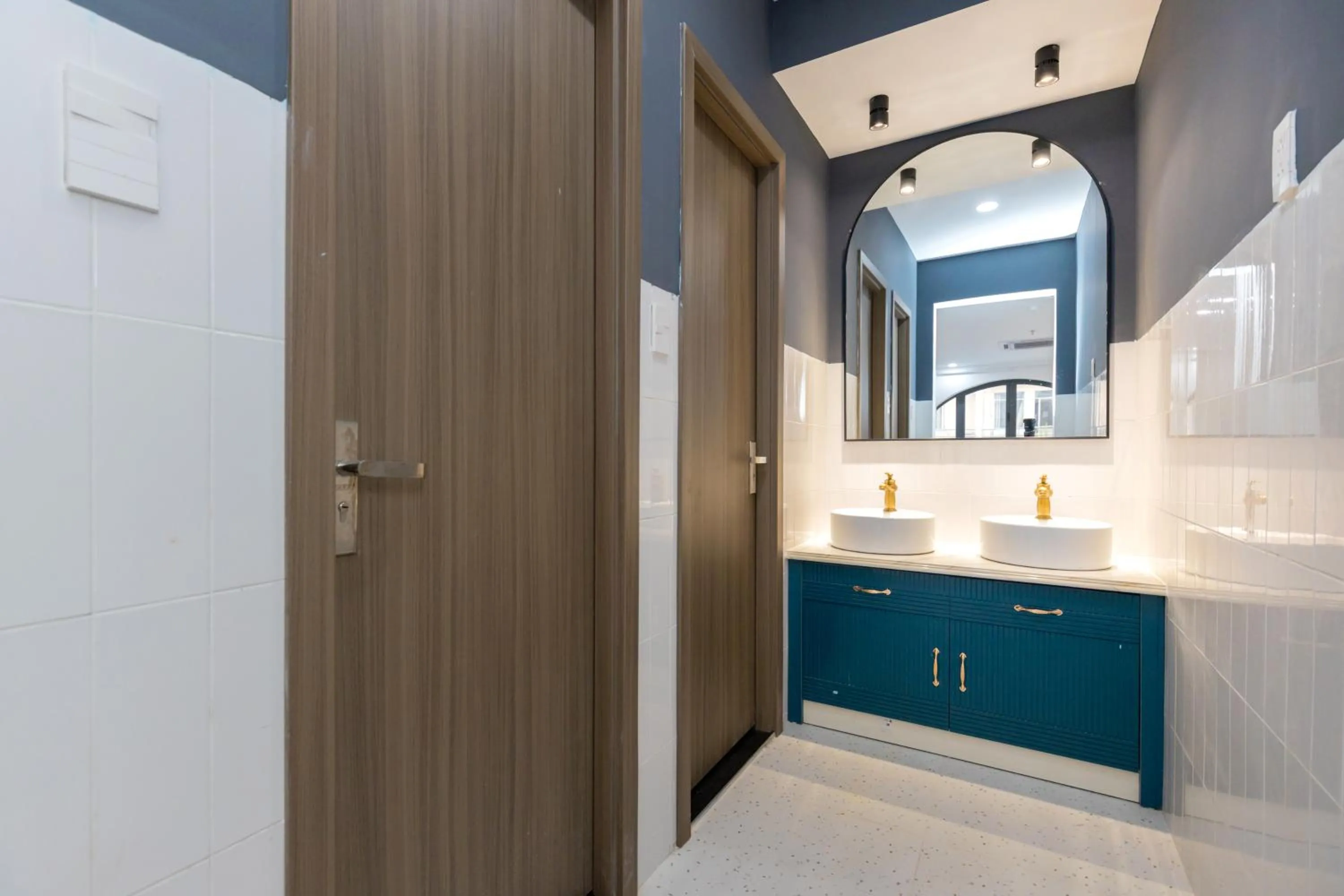 Toilet in Diamond Sea Hotel