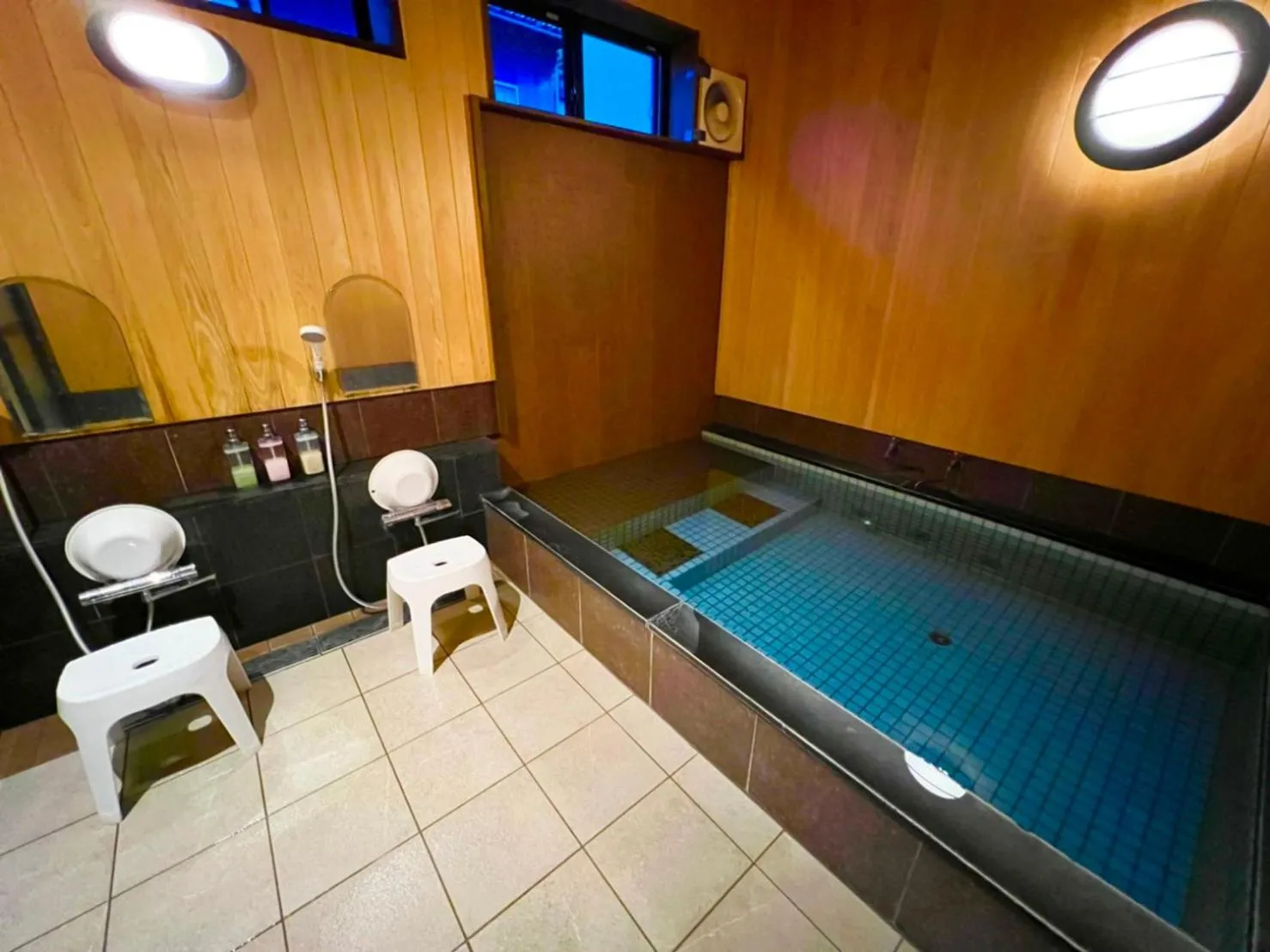 Hot Tub in Japanese style hotel and dining Morigen