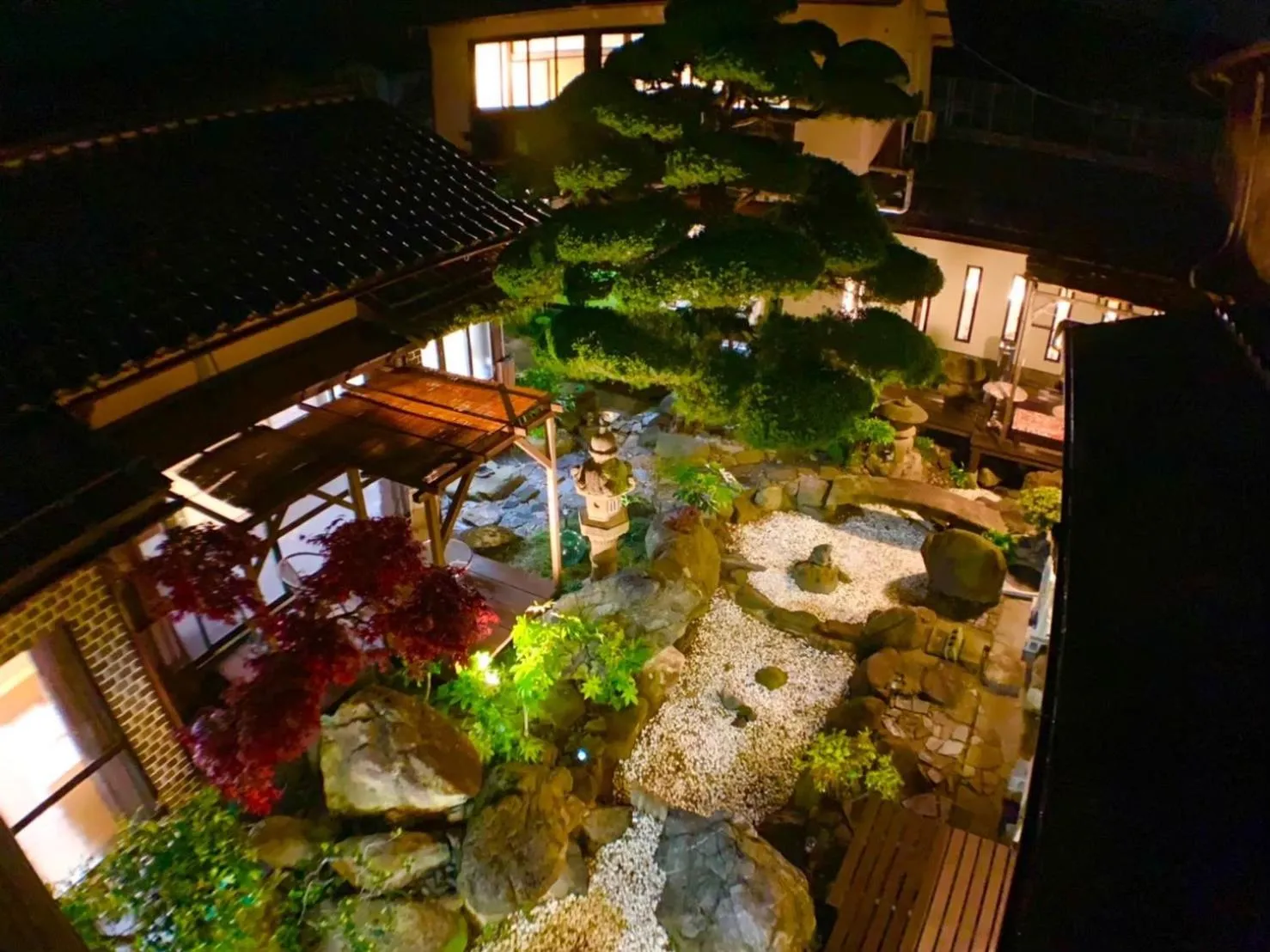 Garden in Japanese style hotel and dining Morigen