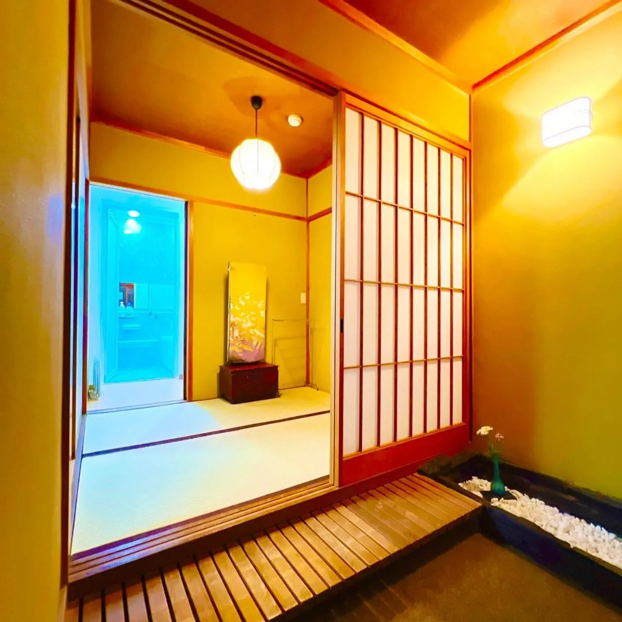 Photo of the whole room in Japanese style hotel and dining Morigen