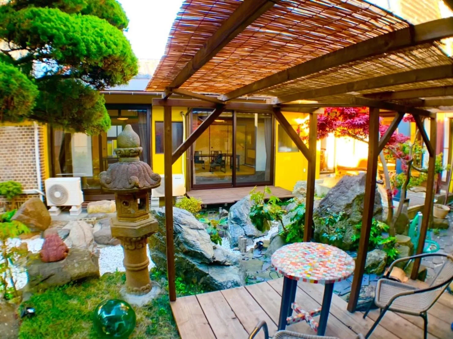 Garden in Japanese style hotel and dining Morigen
