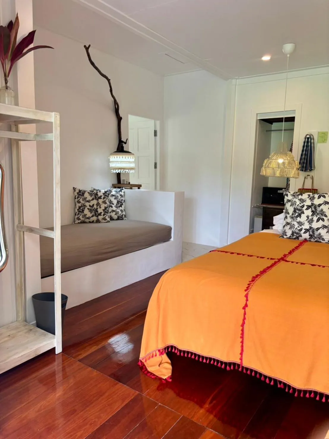 Photo of the whole room, Bed in Baan Bua Cottage