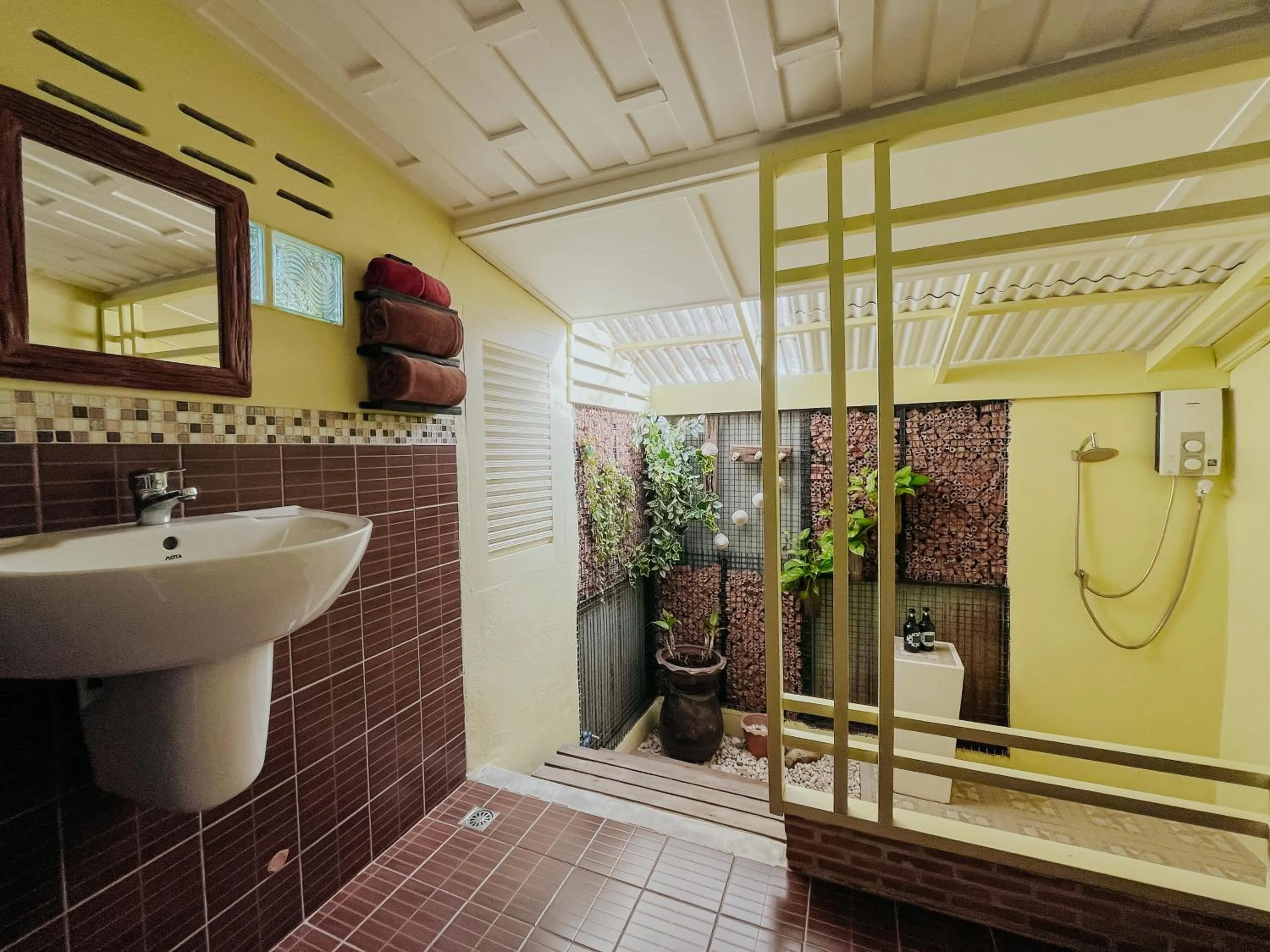 Bathroom in Baan Bua Cottage