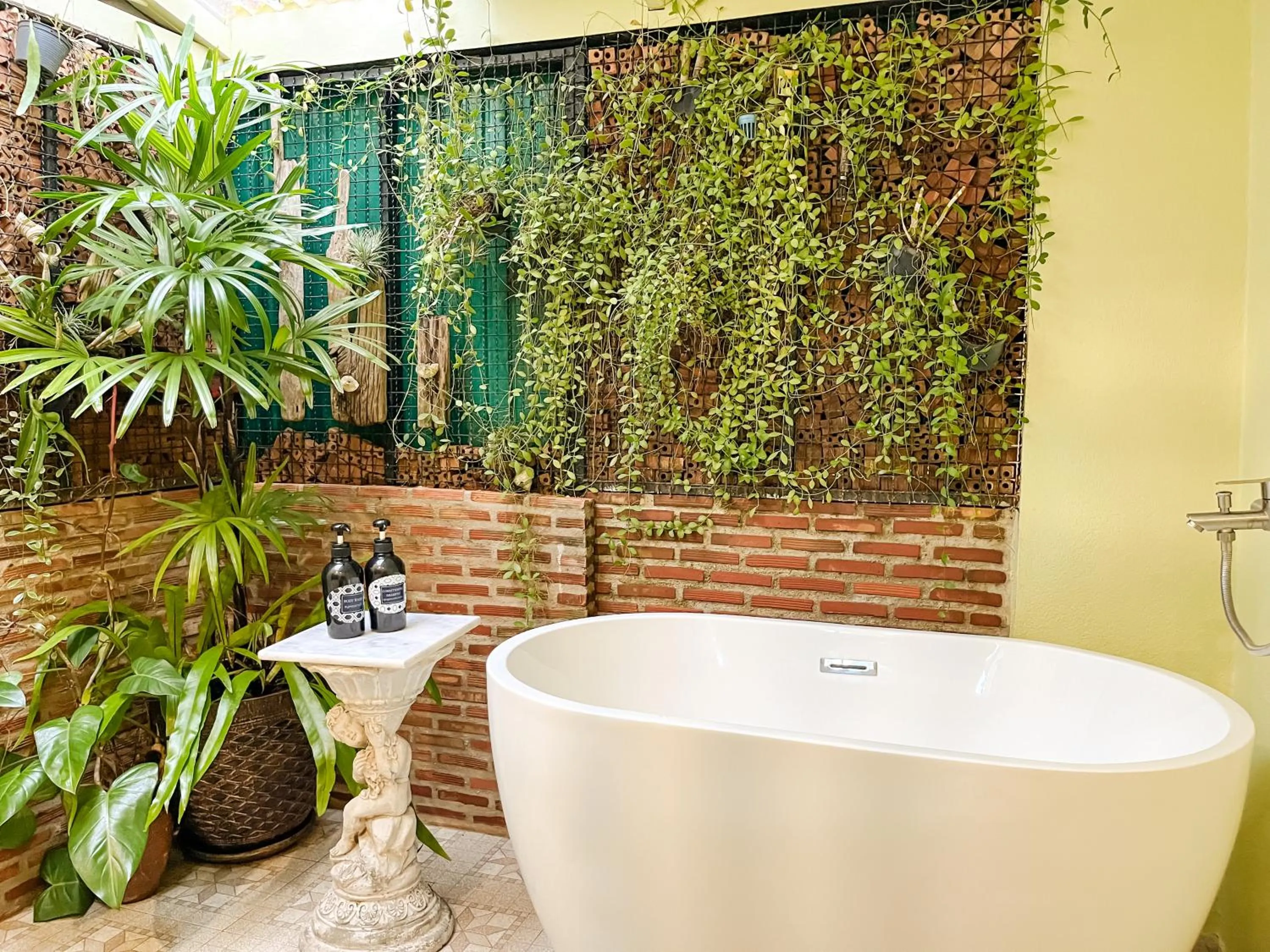 Bathroom in Baan Bua Cottage