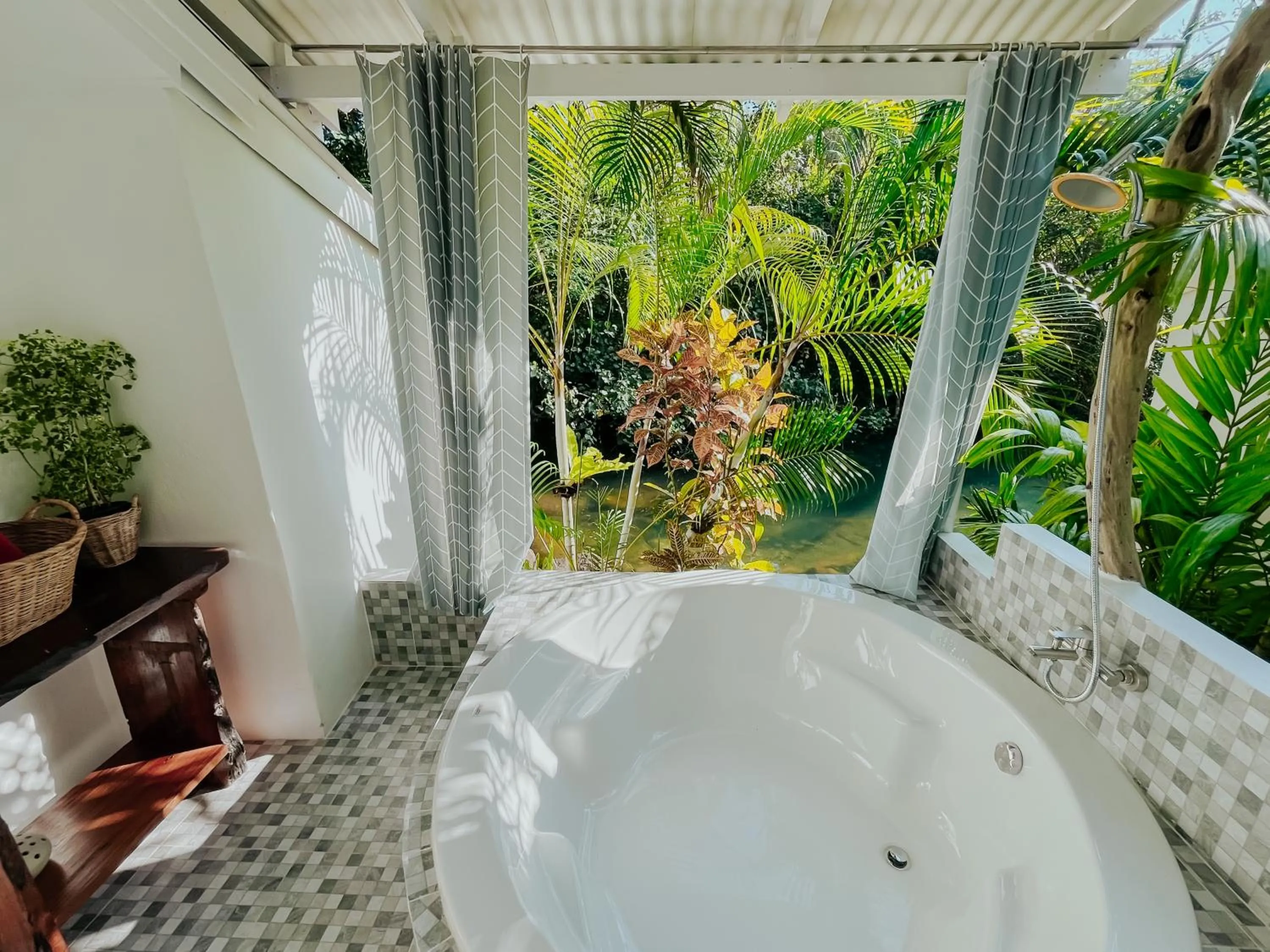 Bath in Baan Bua Cottage