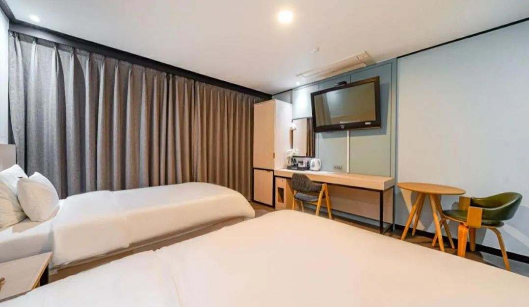 Bed in Hotel The May