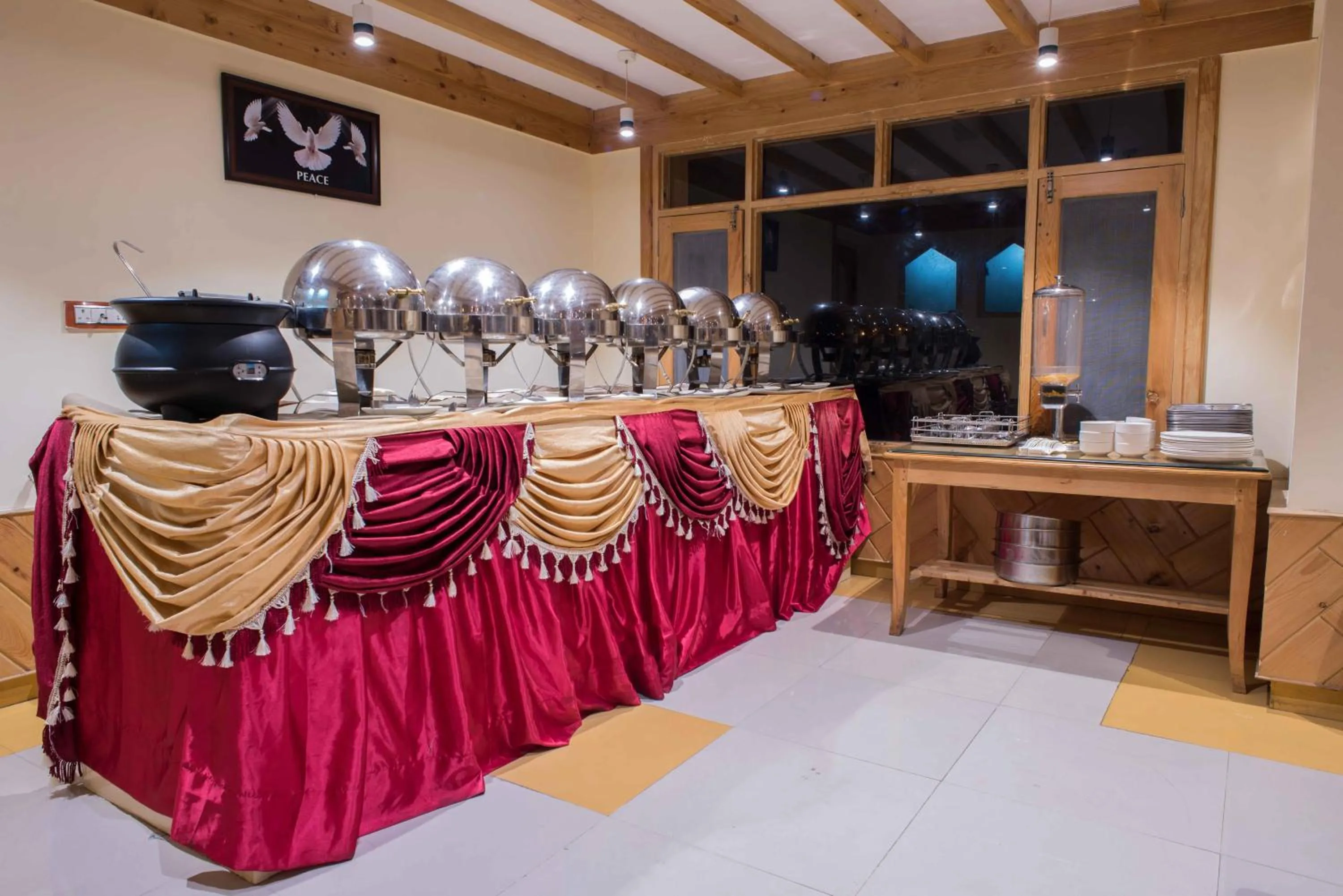 Restaurant/places to eat in Hotel Imperial Resorts