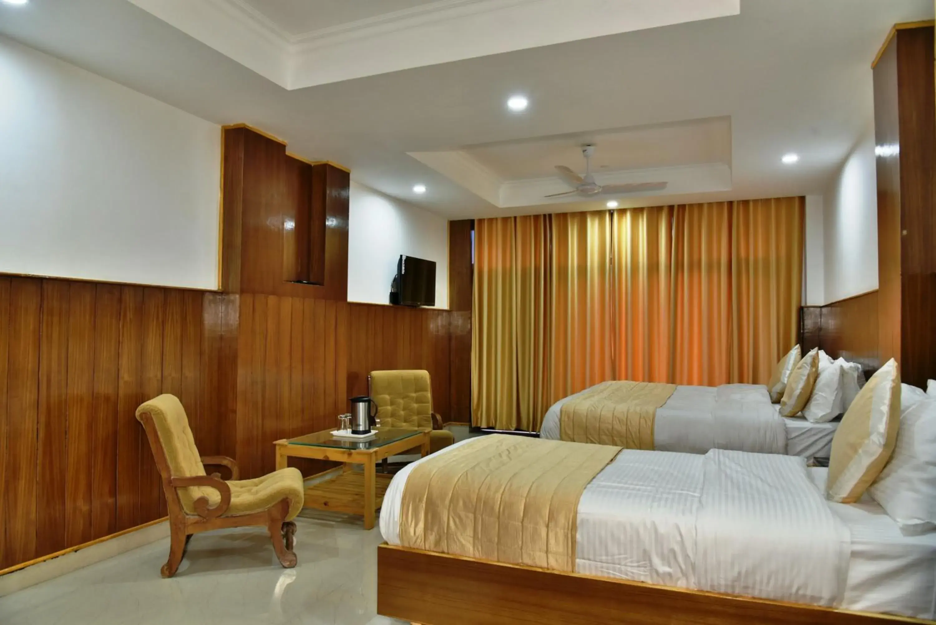 Bed in Hotel Akash - Luxury Hotel In McLeodganj Bed in Hotel Akash - Luxury Hotel In McLeodganj