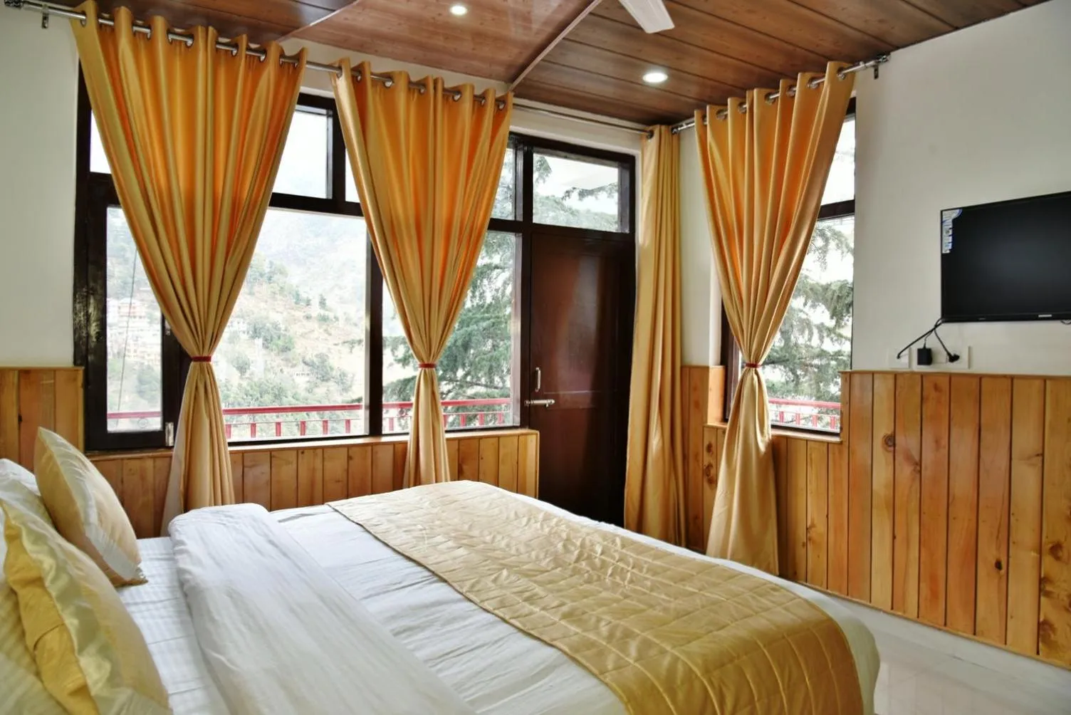 Bed in Hotel Akash - Luxury Hotel In McLeodganj