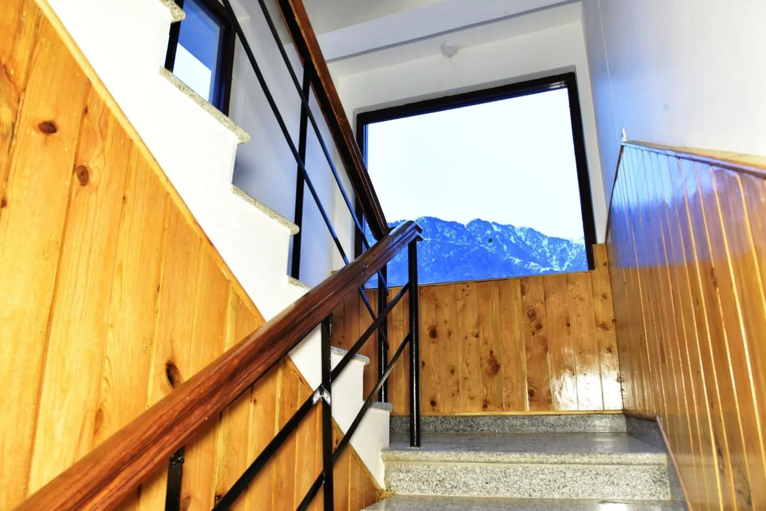 Hotel Akash - Luxury Hotel In McLeodganj