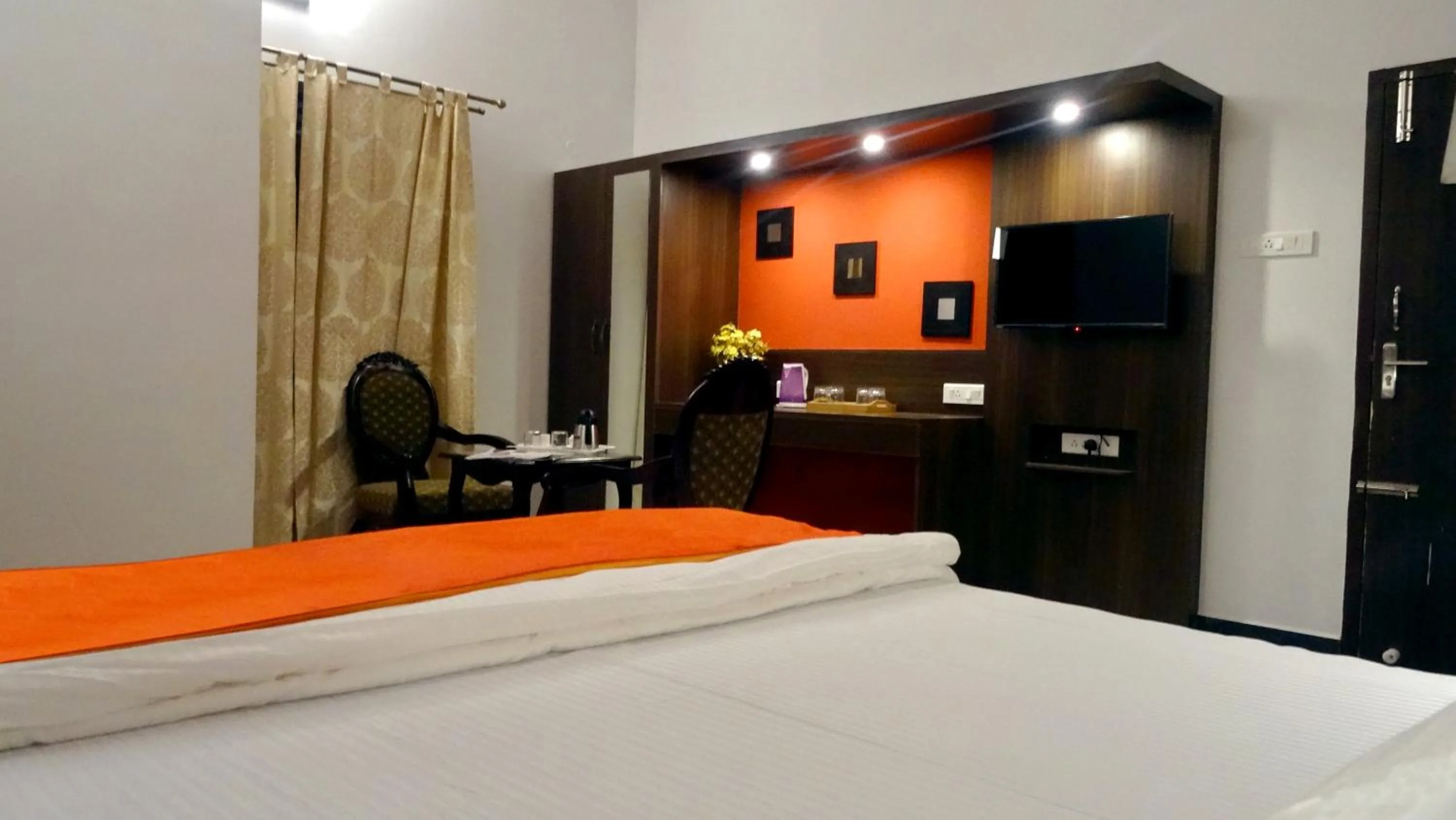 View (from property/room), Bed in Premier Inn