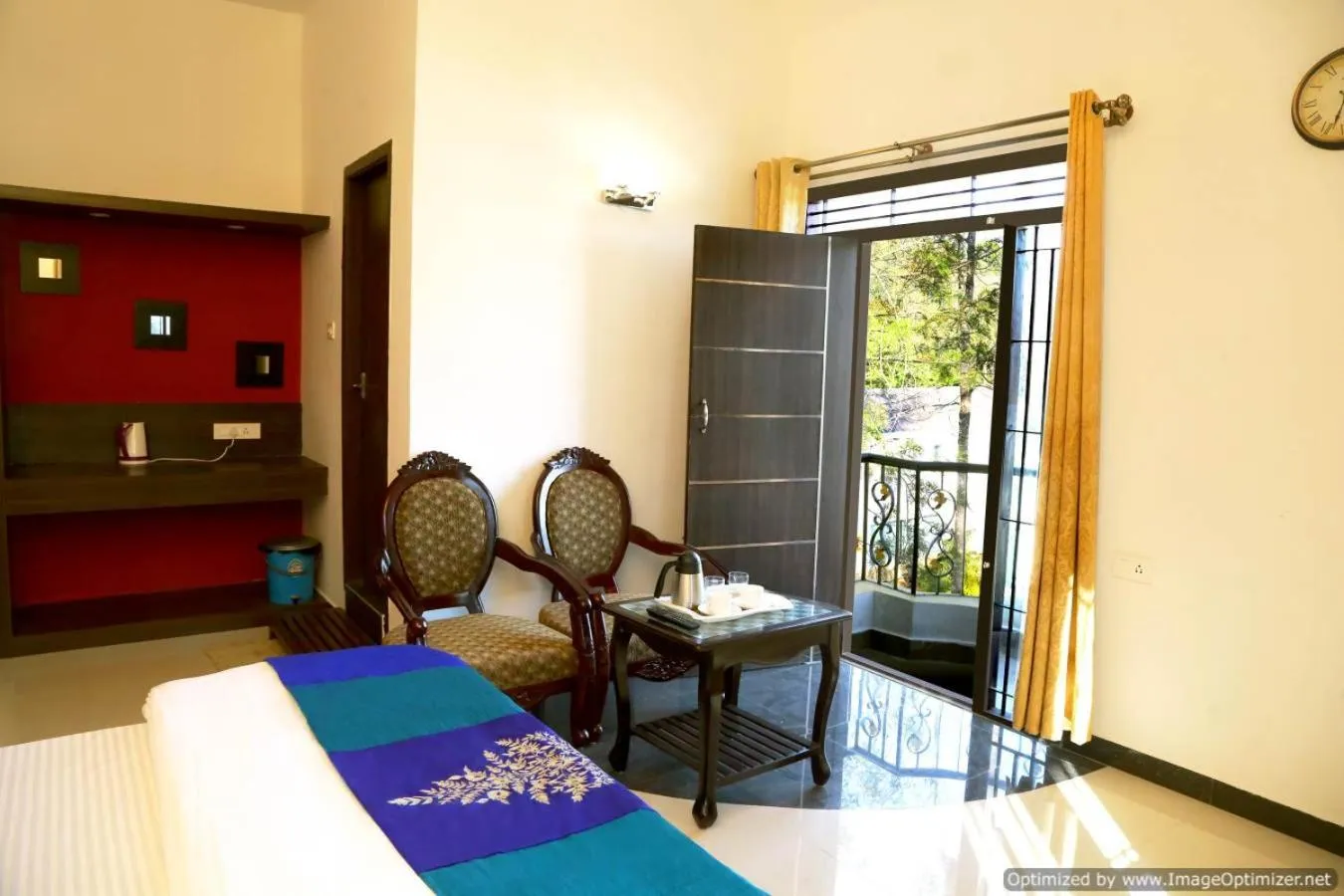 Balcony/Terrace, Bed in Premier Inn