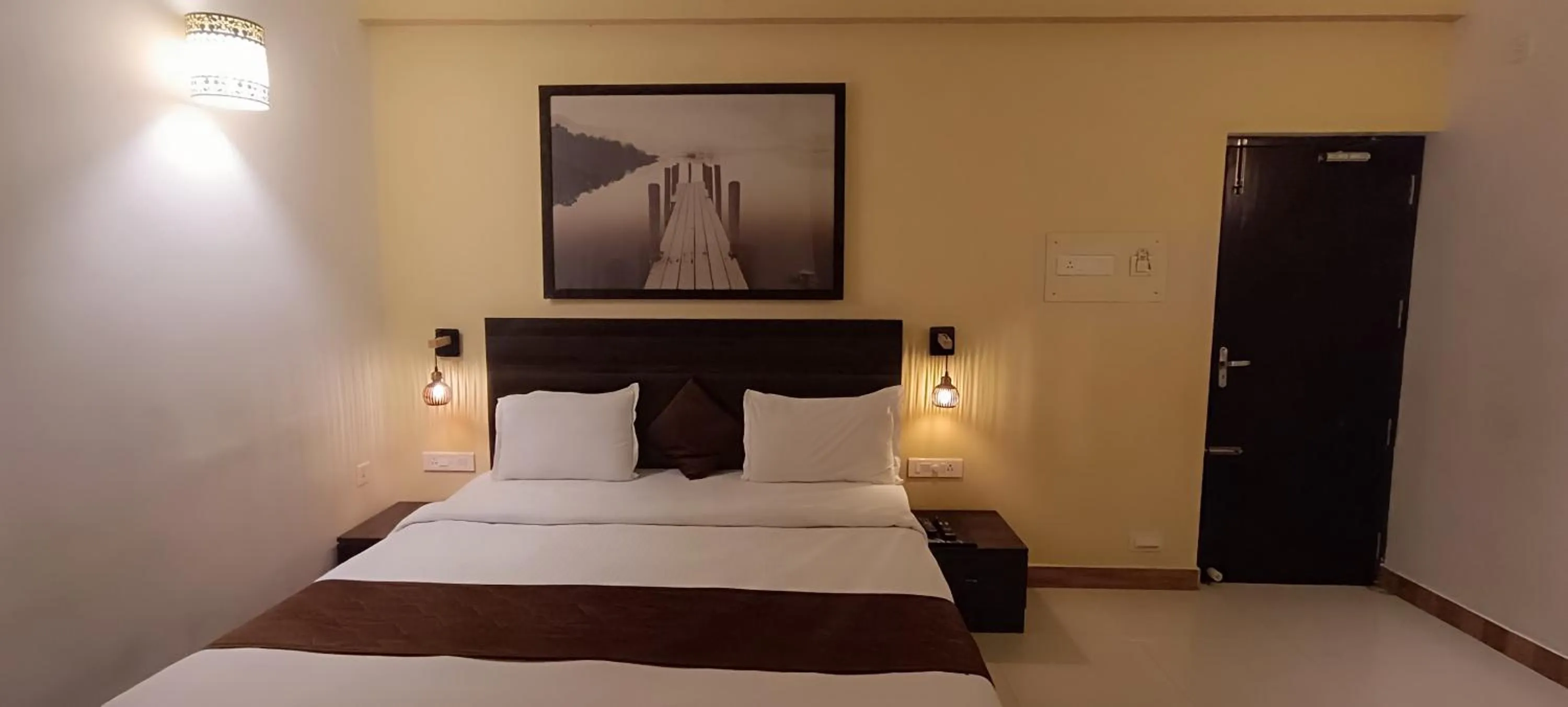 Bedroom, Bed in Premier Inn