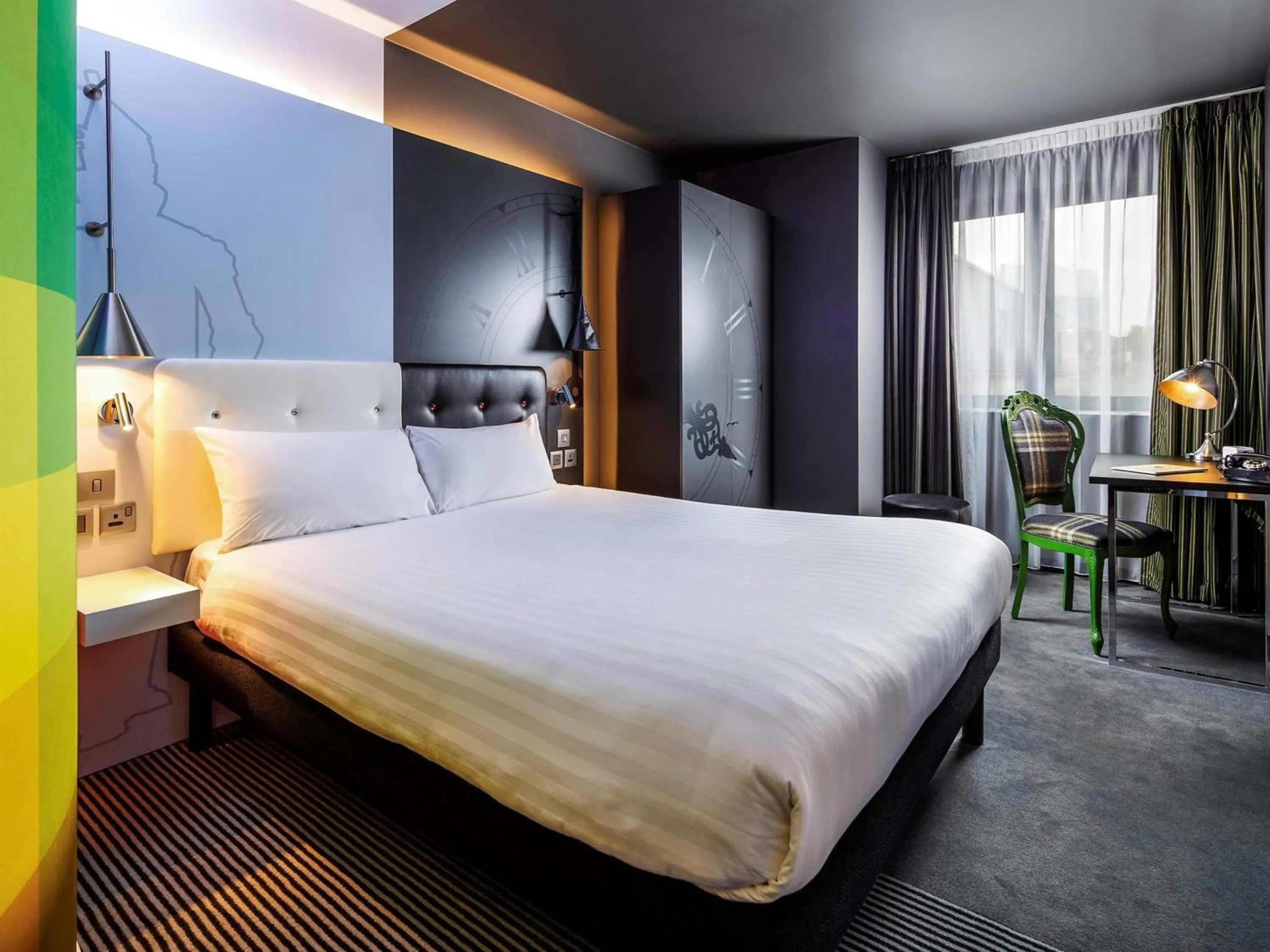 Bedroom, Bed in ibis Styles London Southwark - near Borough Market