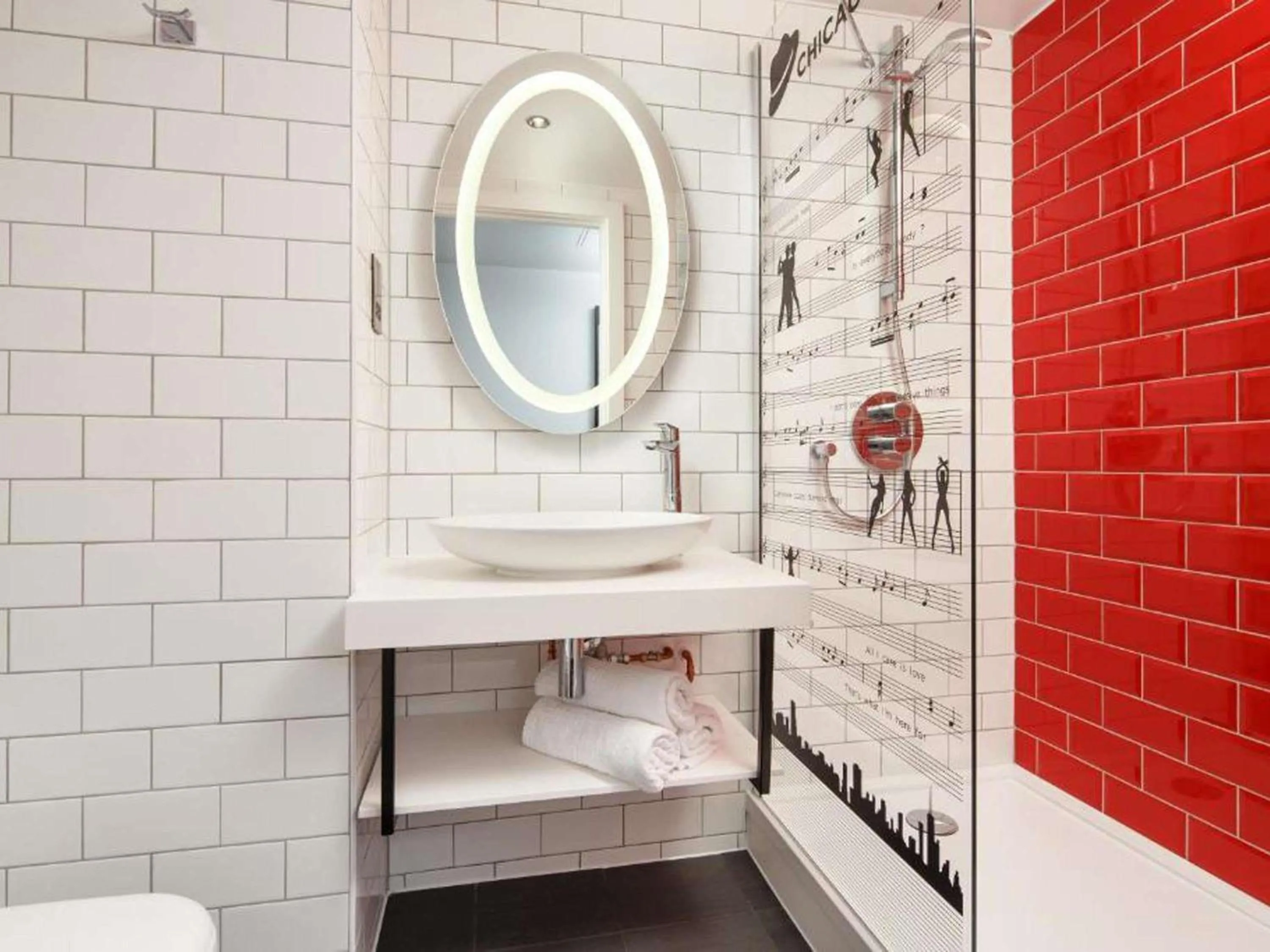 Bedroom in ibis Styles London Southwark - near Borough Market