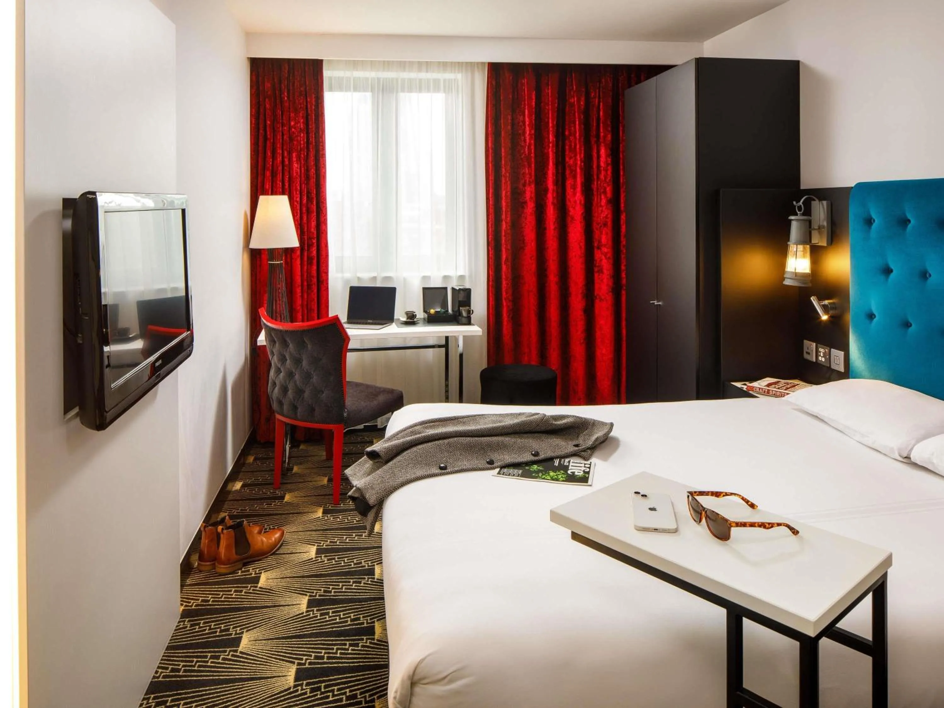 Bedroom, Bed in ibis Styles London Southwark - near Borough Market