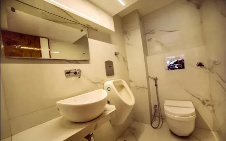 Toilet in Hotel GK Palace