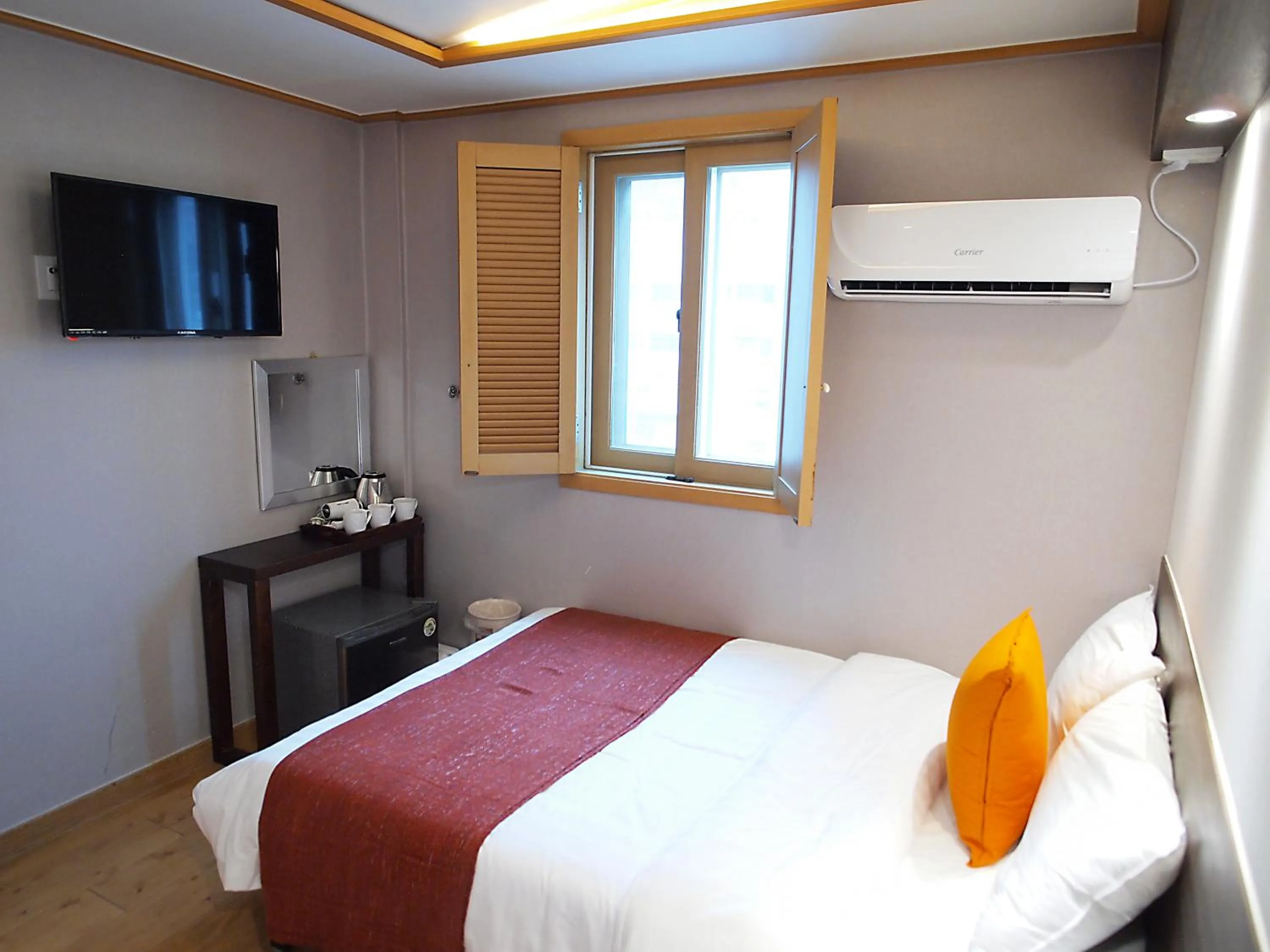 Bedroom, Bed in Hotel Park Hill Myeongdong
