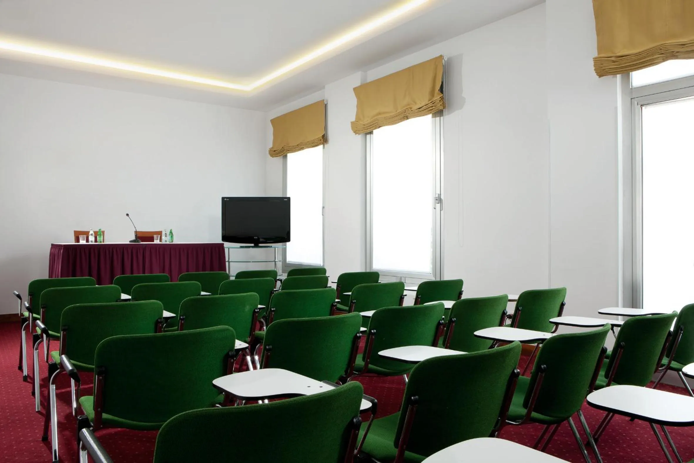 Business facilities in Best Western Park Hotel Continental