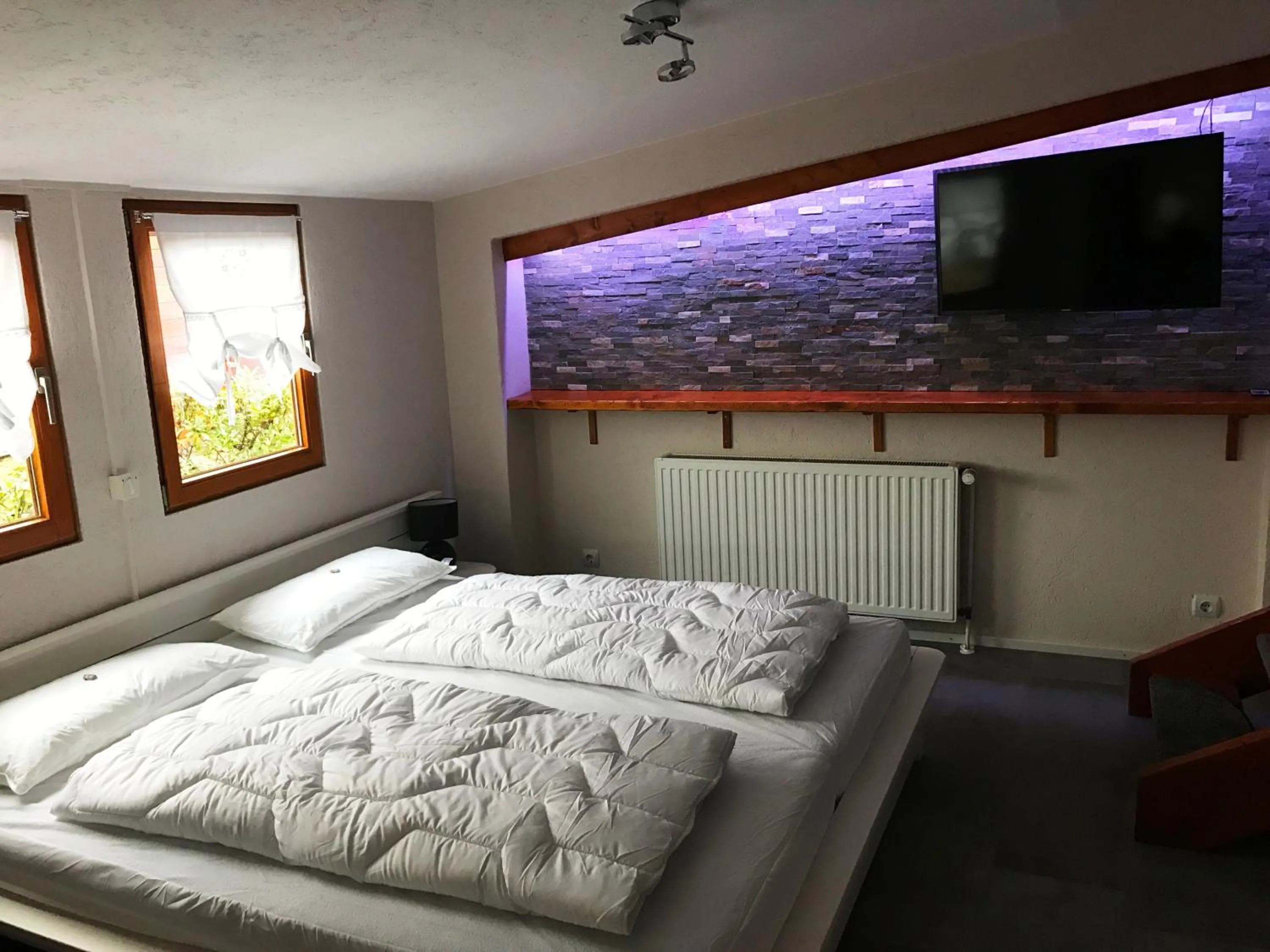 TV and multimedia, Bed in Haus Talblick
