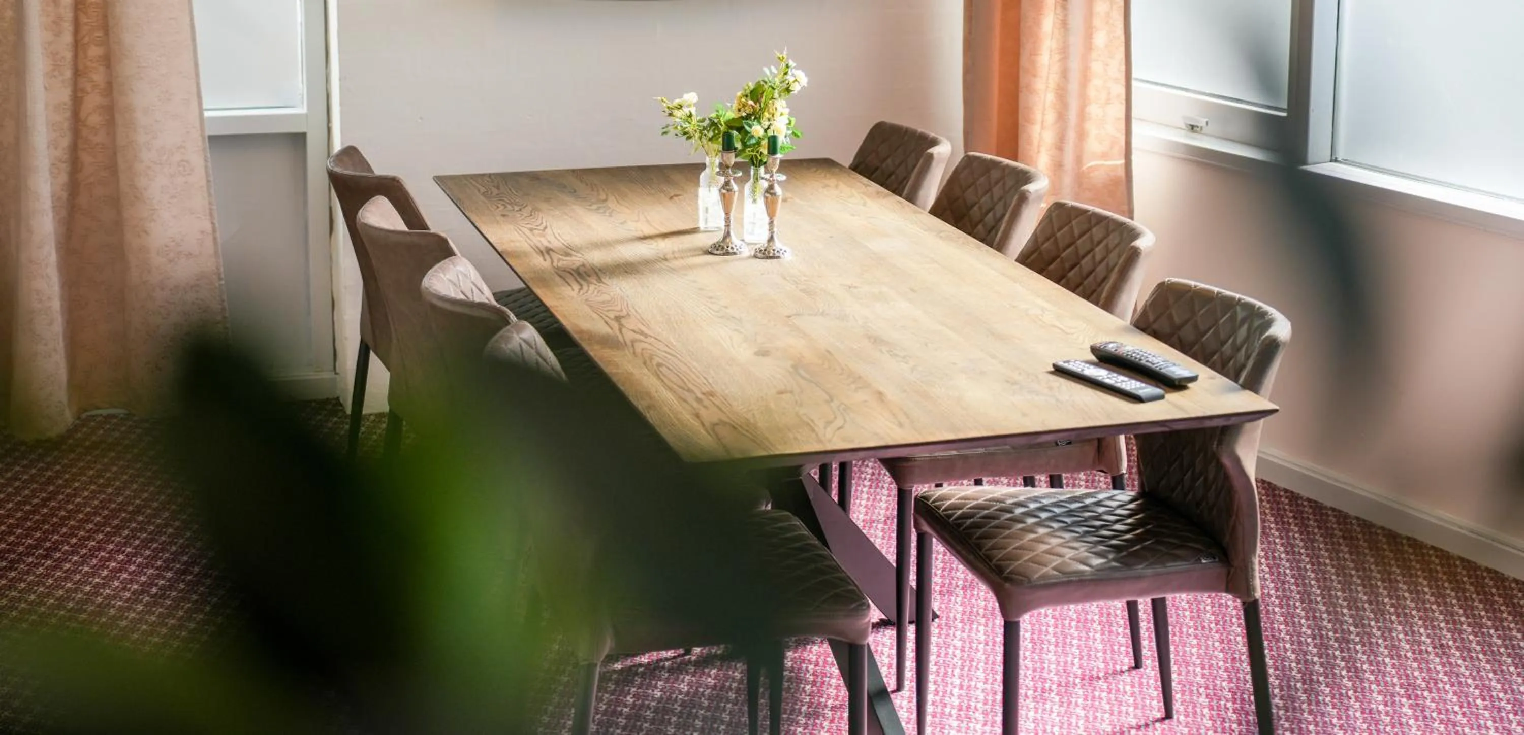 Seating area in Hotel Hjallerup Kro