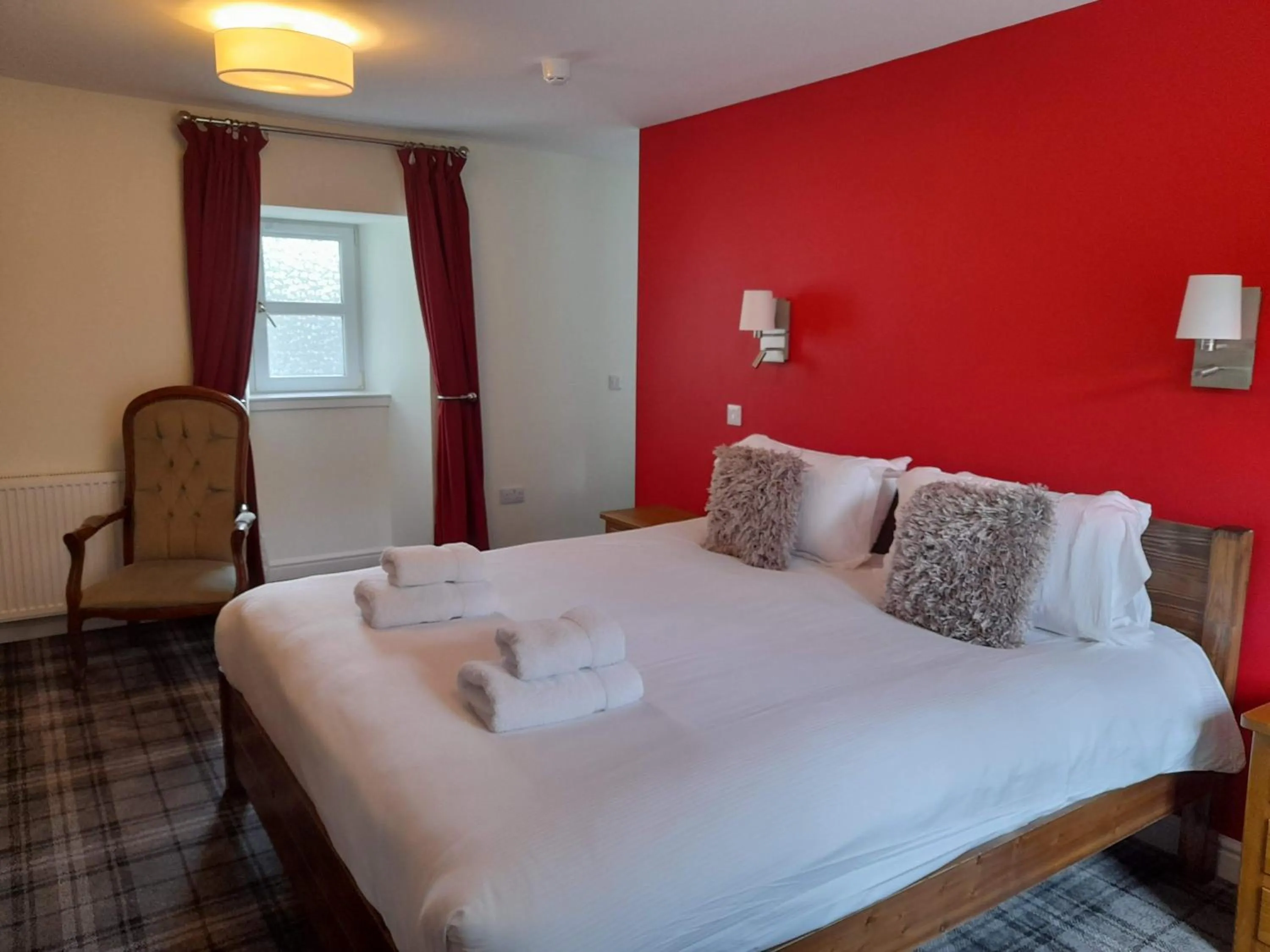 Bed in The Rowan Tree Country Hotel