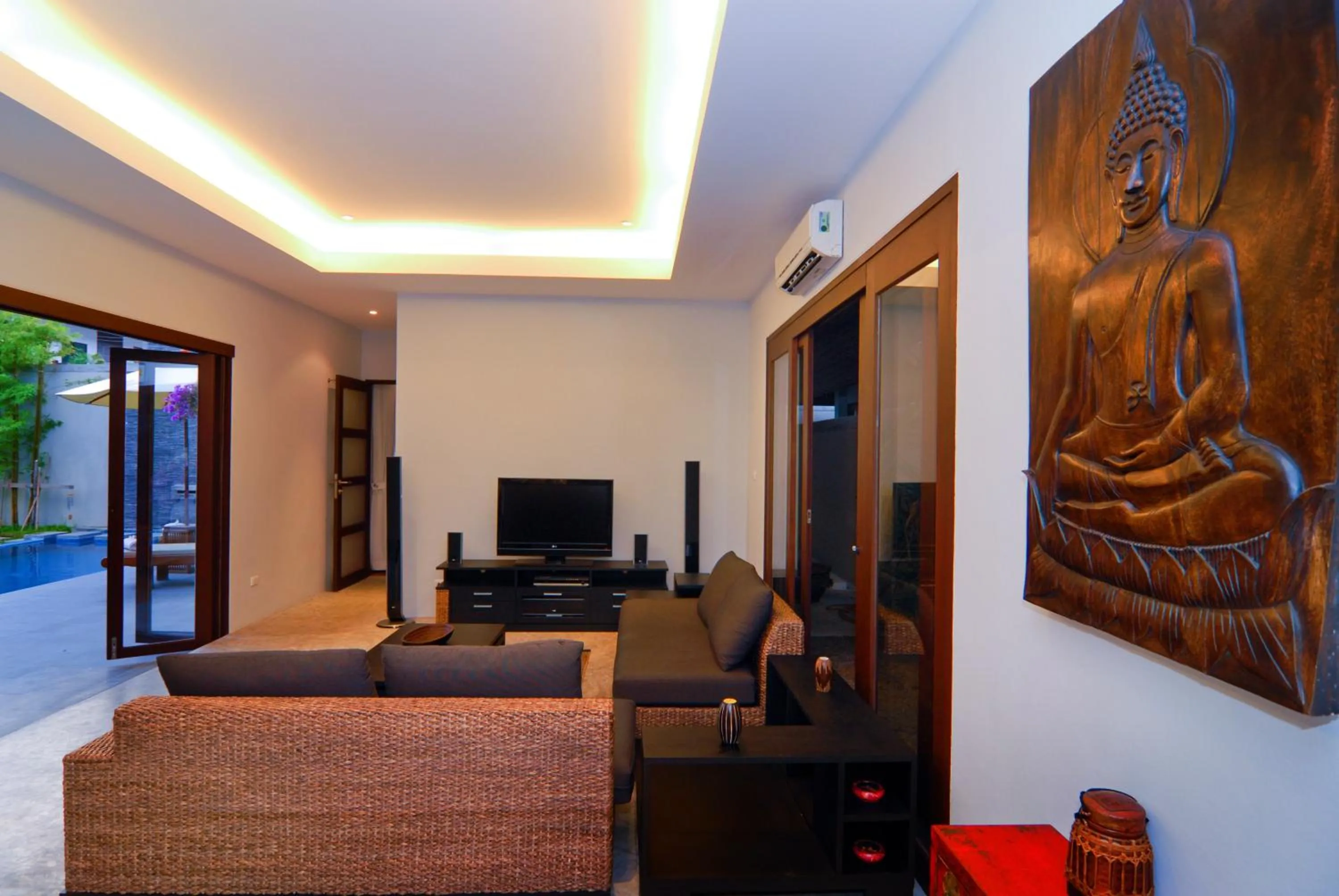 Seating area in Villa Susu by Holiplanet