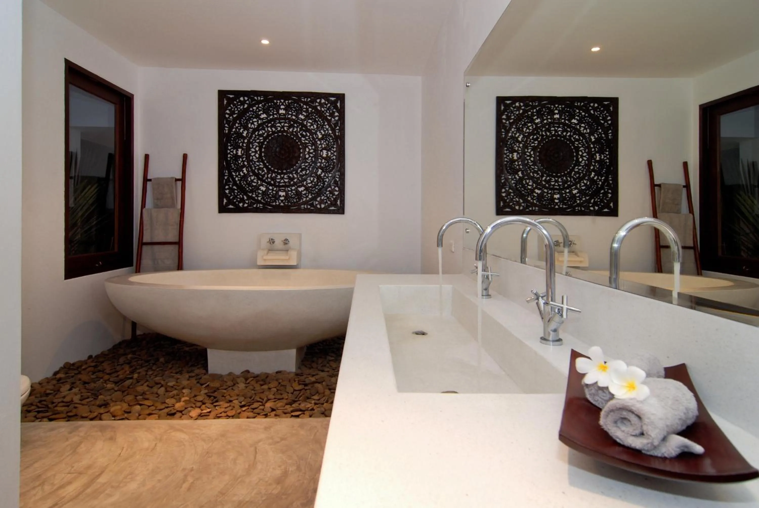 Bathroom in Villa Susu by Holiplanet
