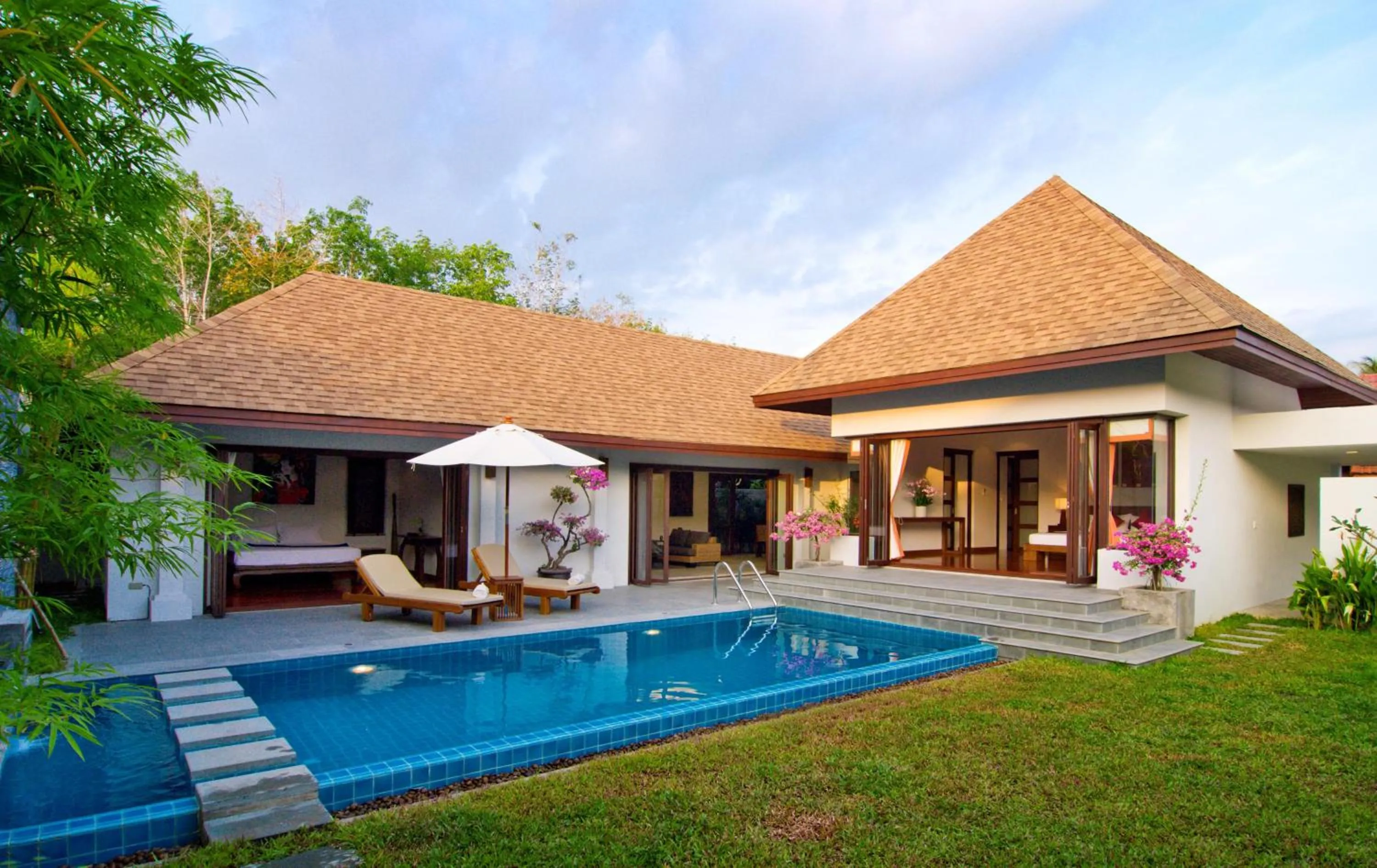 Pool view in Villa Susu by Holiplanet
