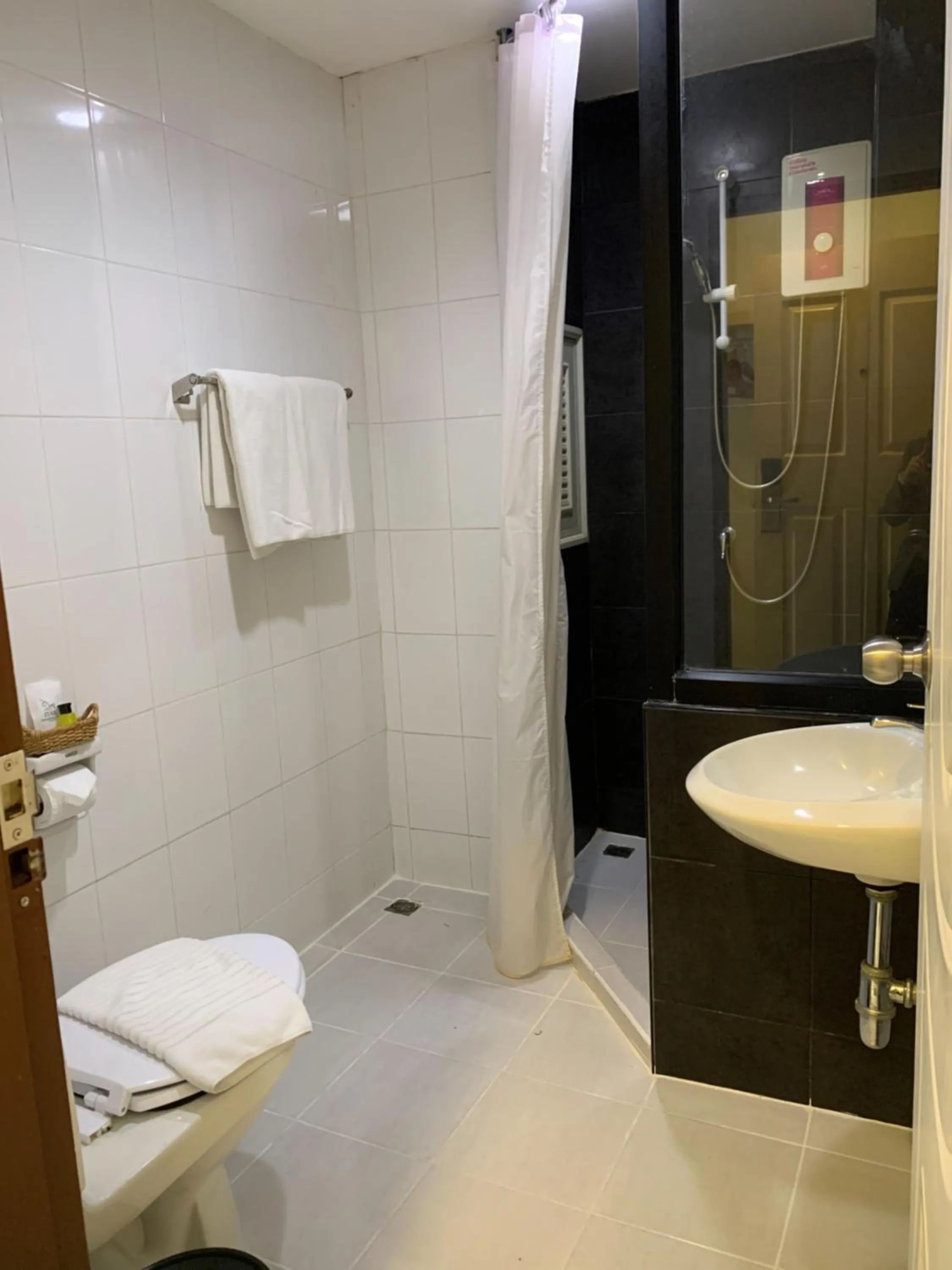Shower in Star 3 Hotel and Residence