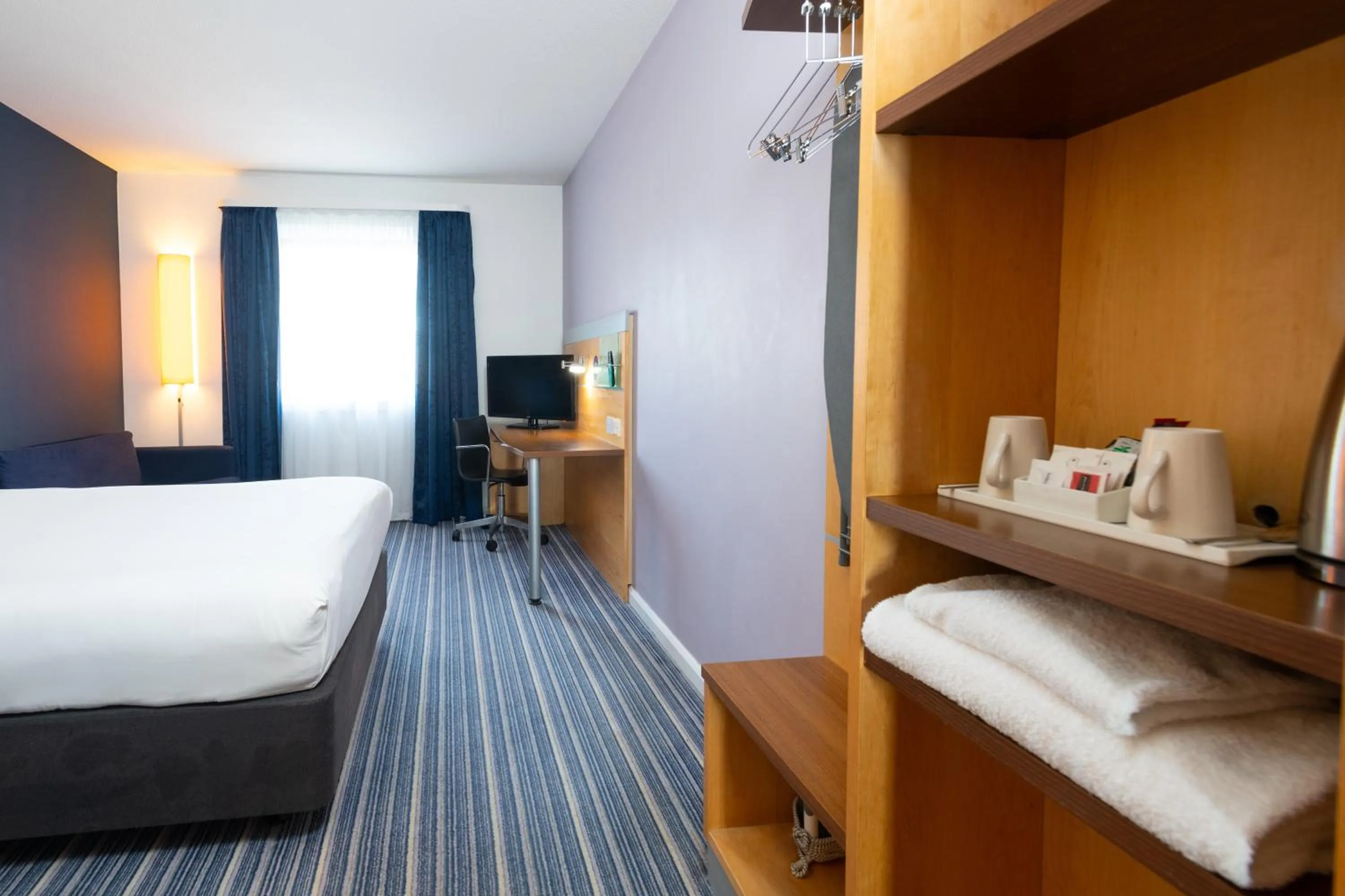 Bedroom, Bed in Holiday Inn Express Bedford by IHG