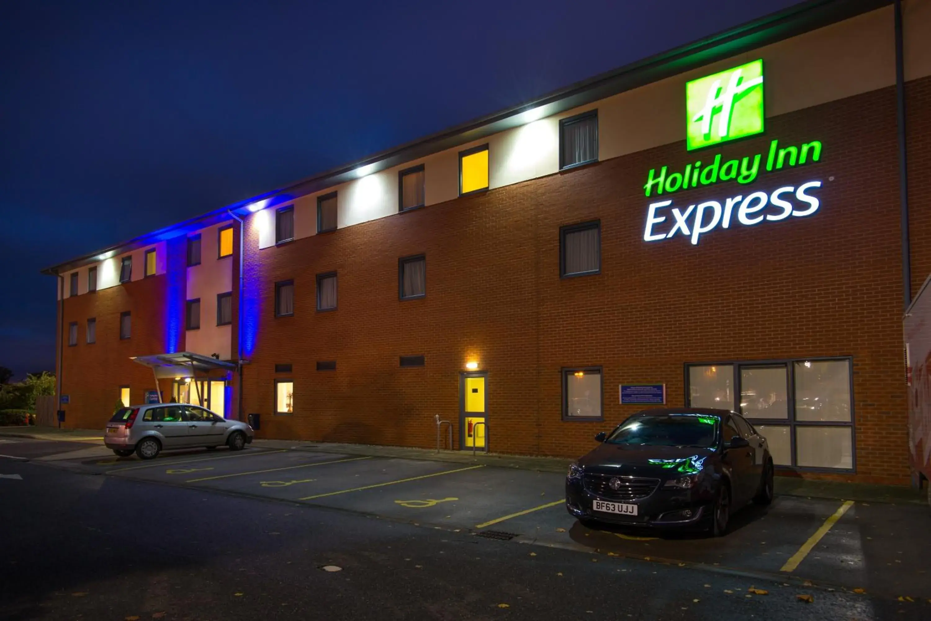 Property building in Holiday Inn Express Bedford by IHG Property building in Holiday Inn Express Bedford by IHG