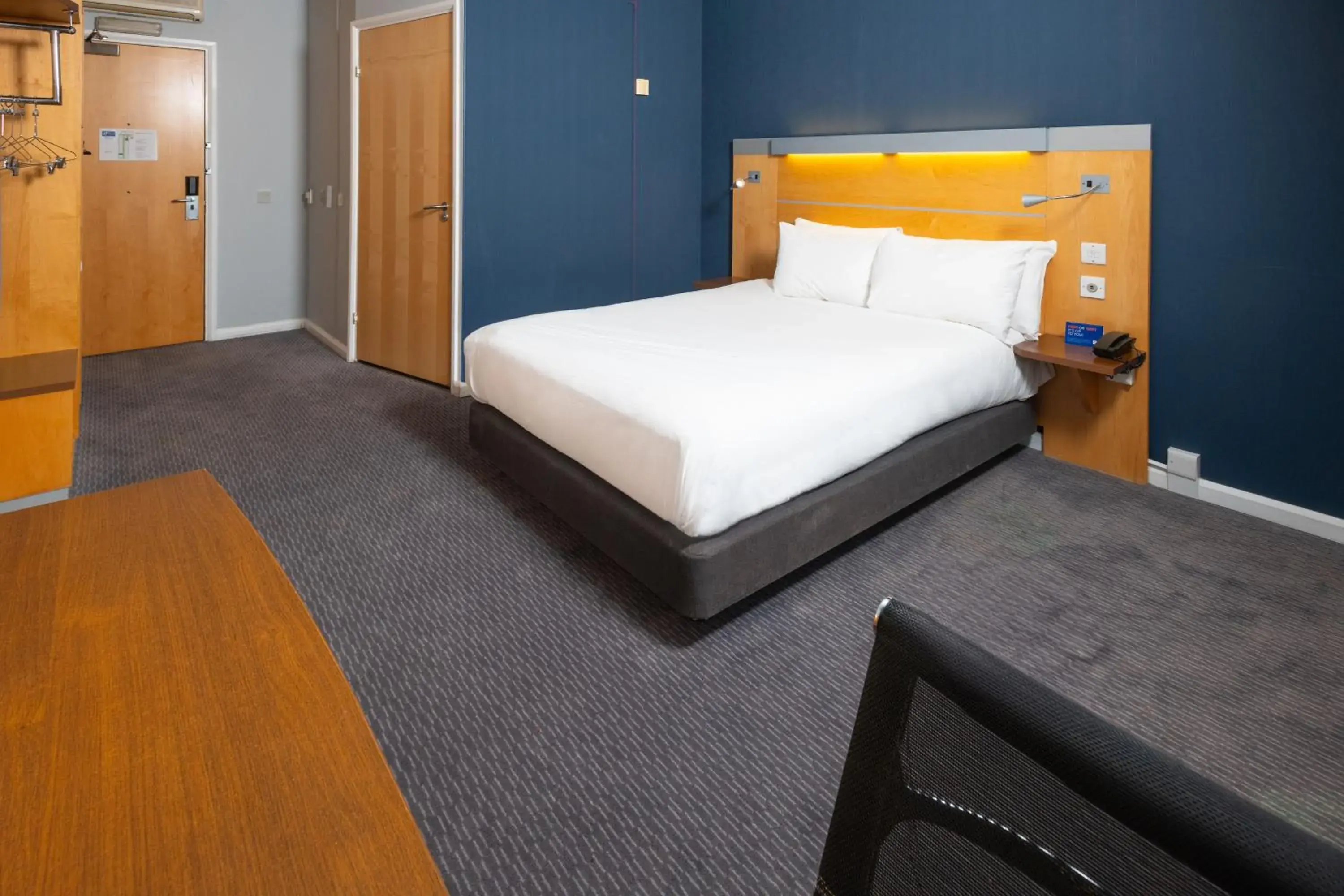 Bedroom, Bed in Holiday Inn Express Bedford by IHG Bedroom, Bed in Holiday Inn Express Bedford by IHG