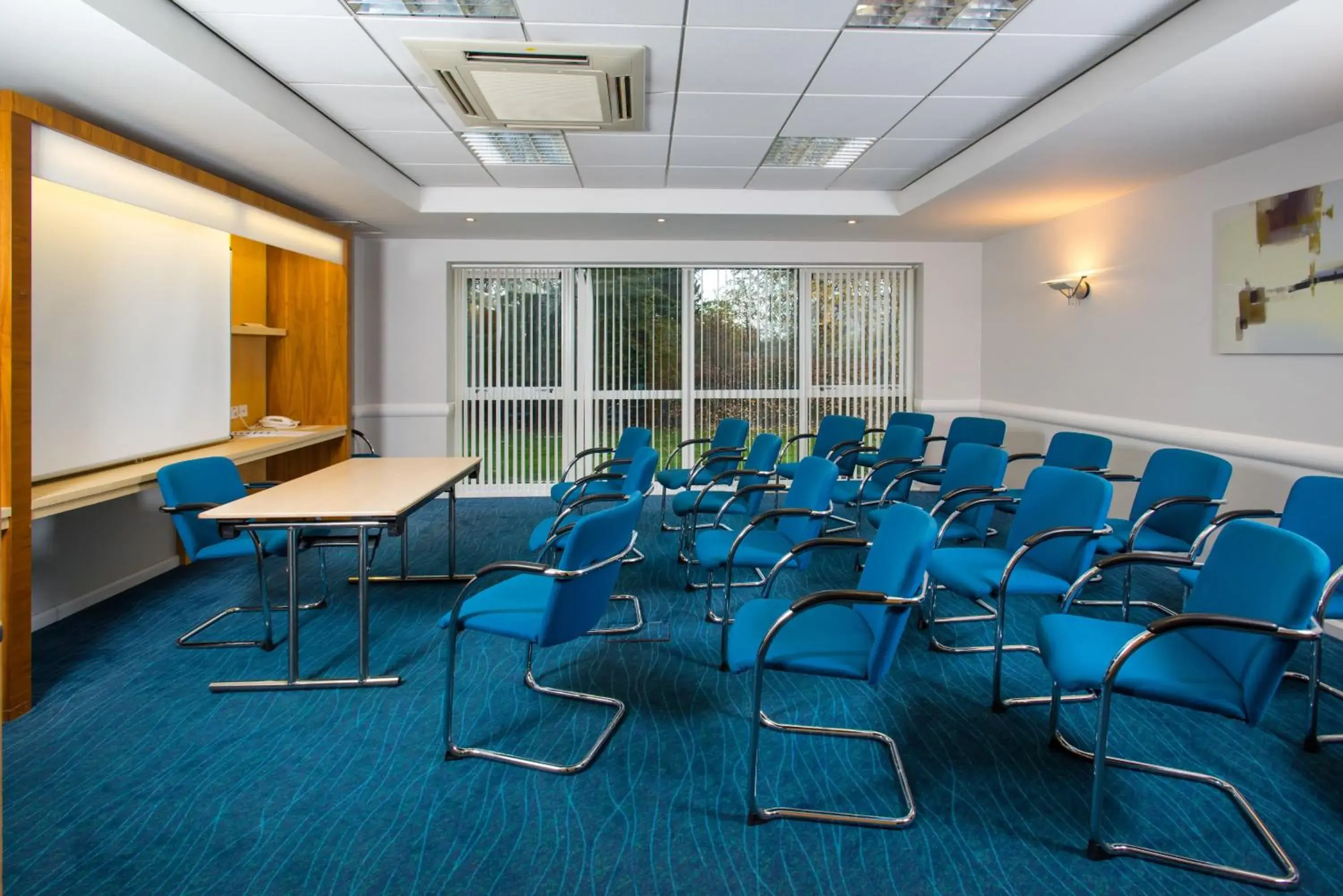 Meeting/conference room in Holiday Inn Express Bedford by IHG Meeting/conference room in Holiday Inn Express Bedford by IHG