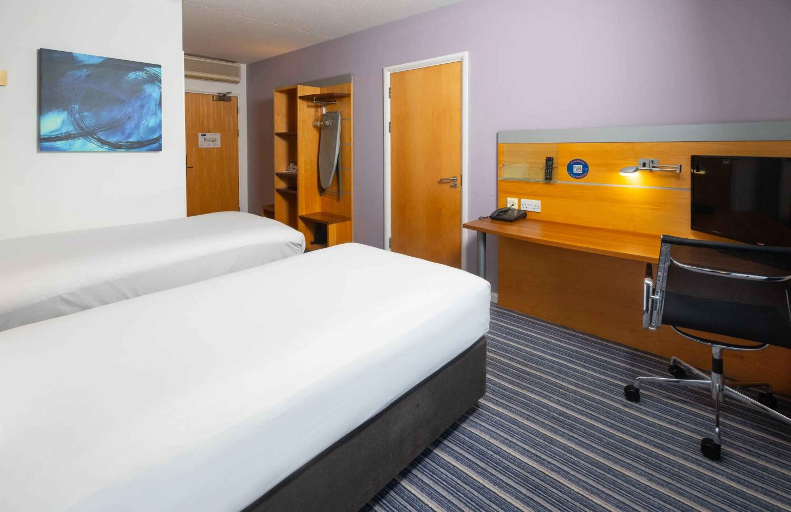 Bedroom, Bed in Holiday Inn Express Bedford by IHG