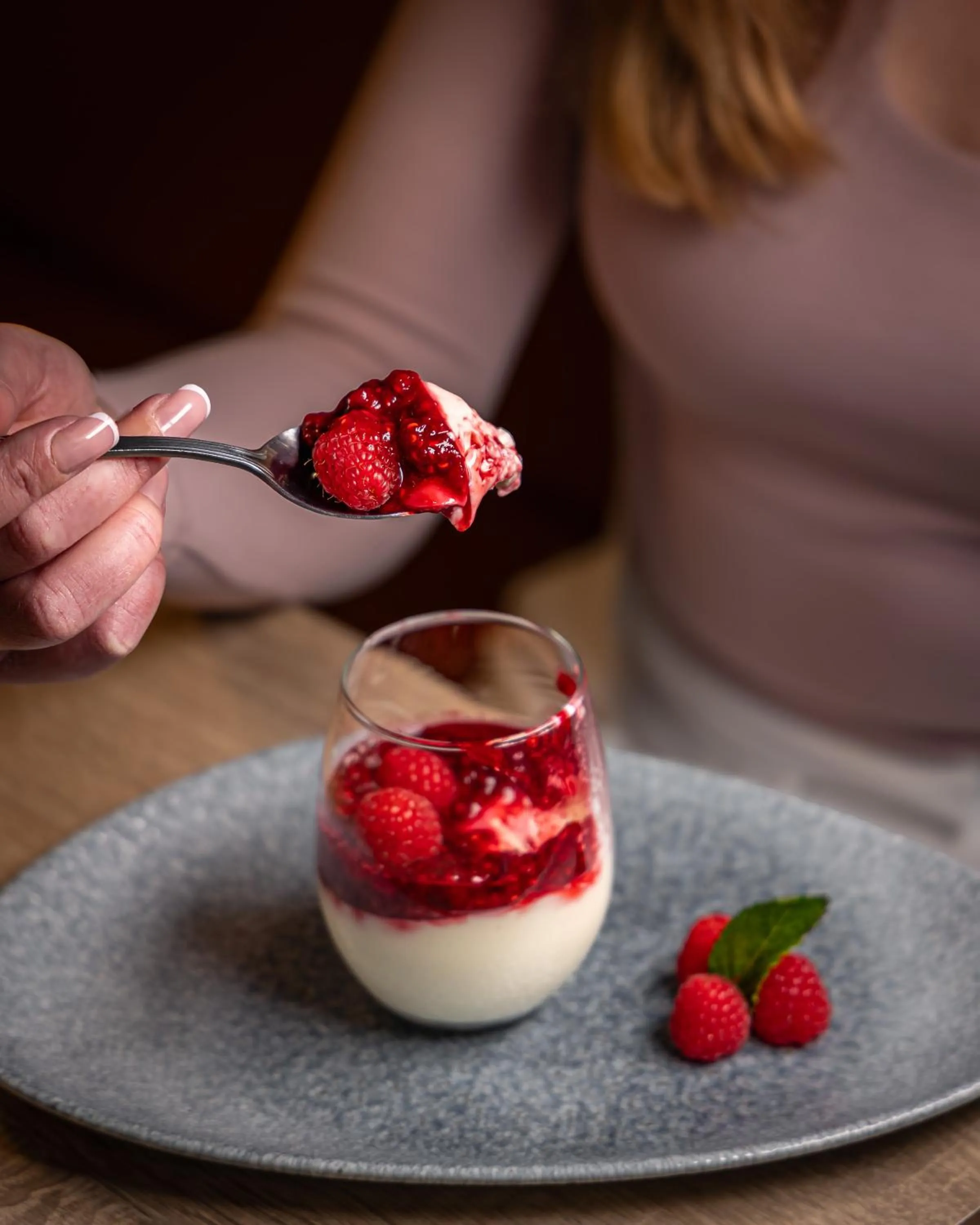 Food and drinks in Holiday Inn London West by IHG