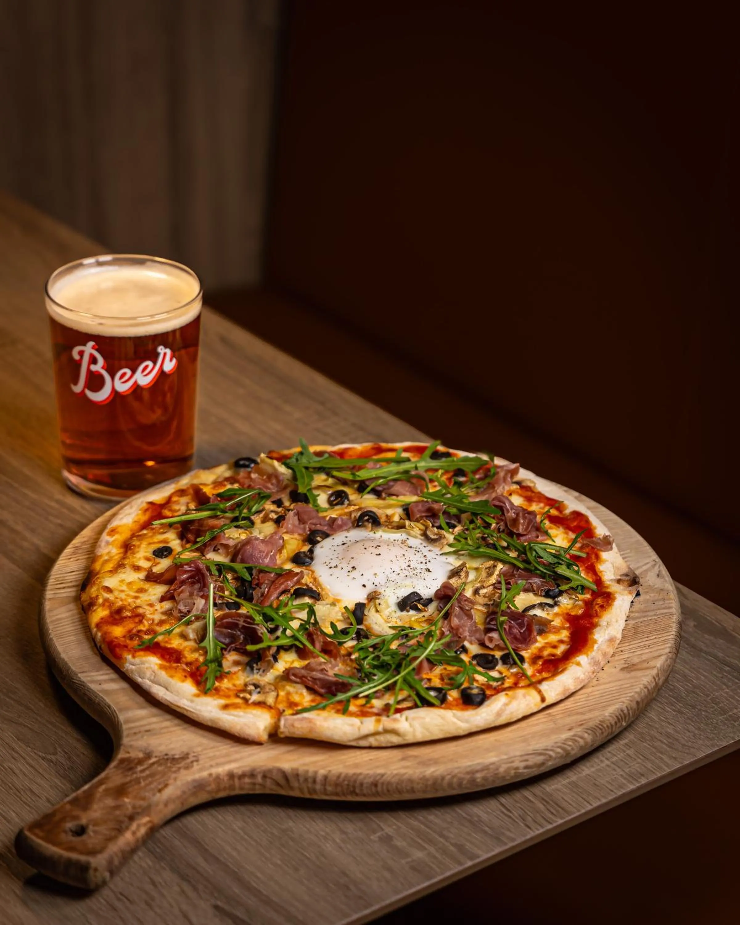 Food and drinks in Holiday Inn London West by IHG