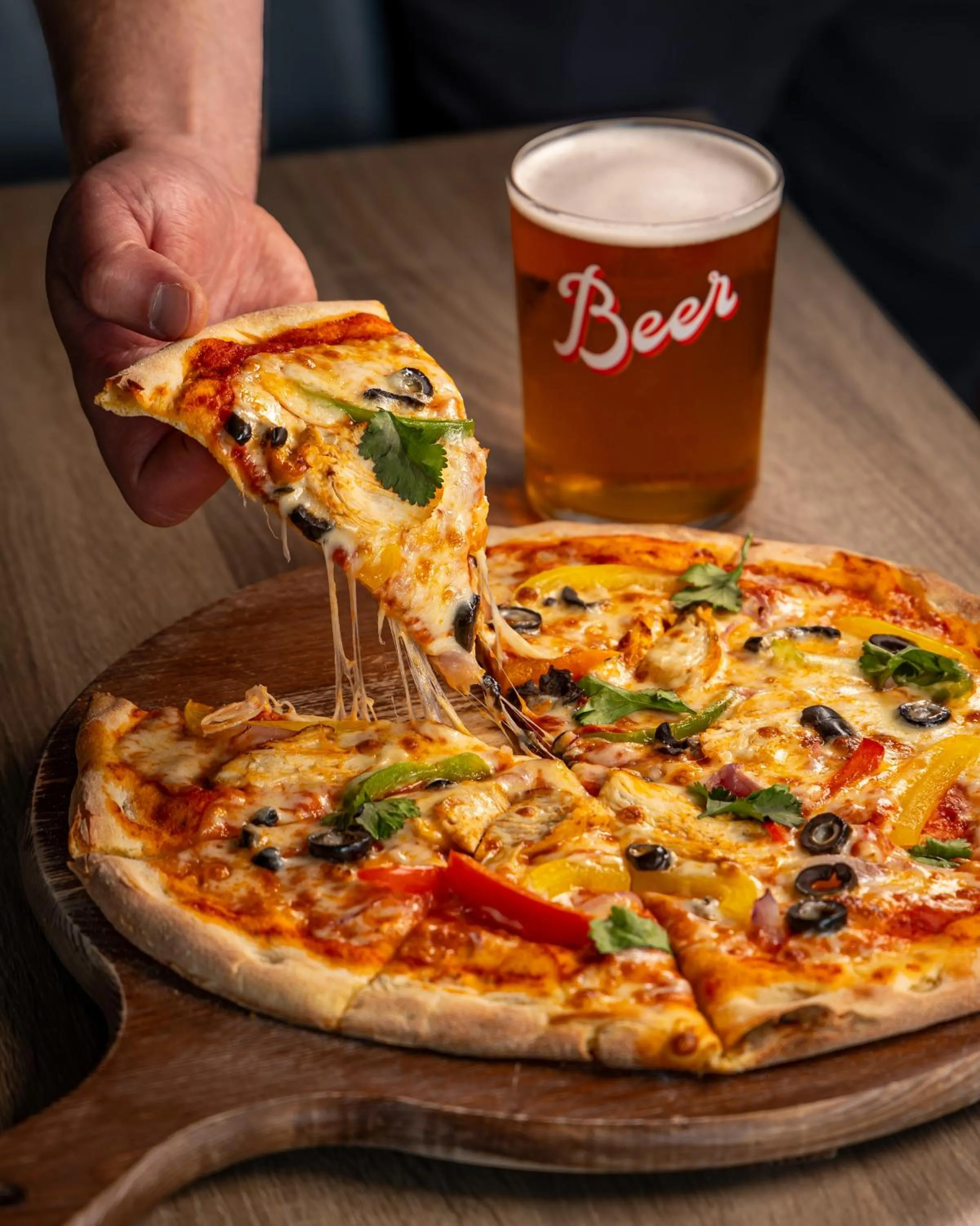 Food and drinks in Holiday Inn London West by IHG